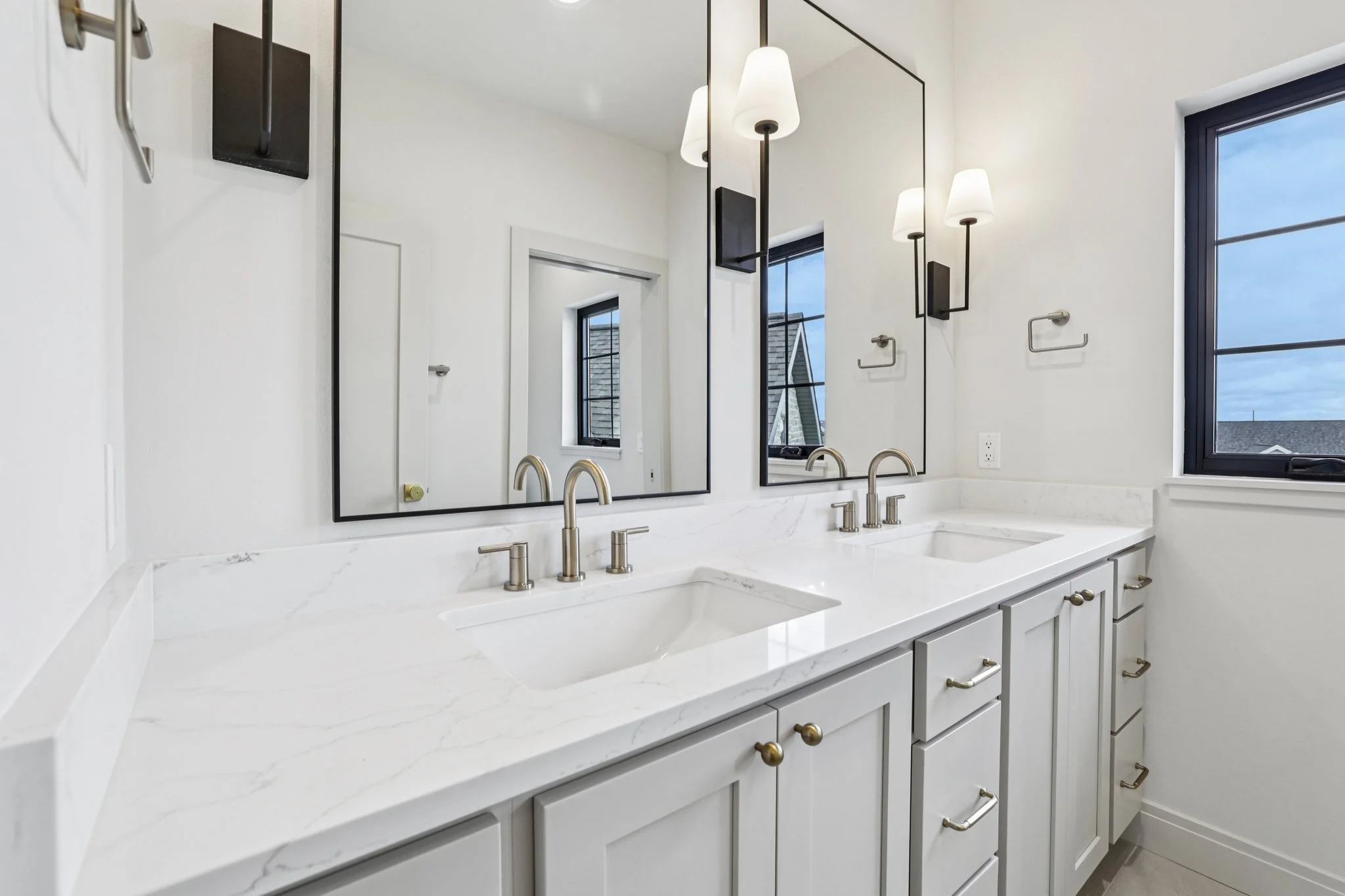 51-web-or-mls-Telemark Pkwy-S2806-051.jpg