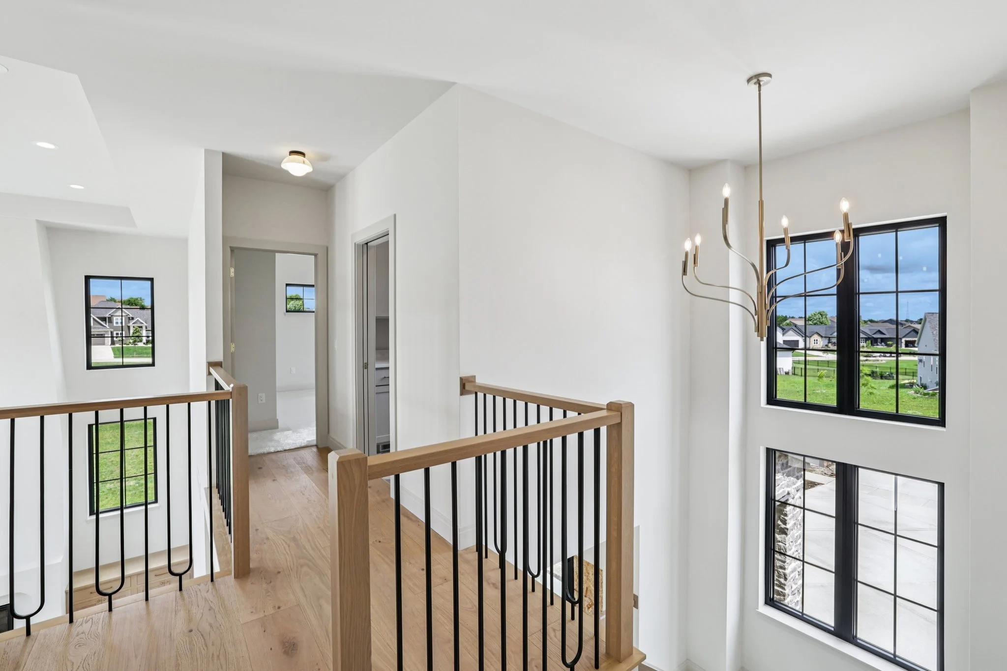 54-web-or-mls-Telemark Pkwy-S2806-054.jpg