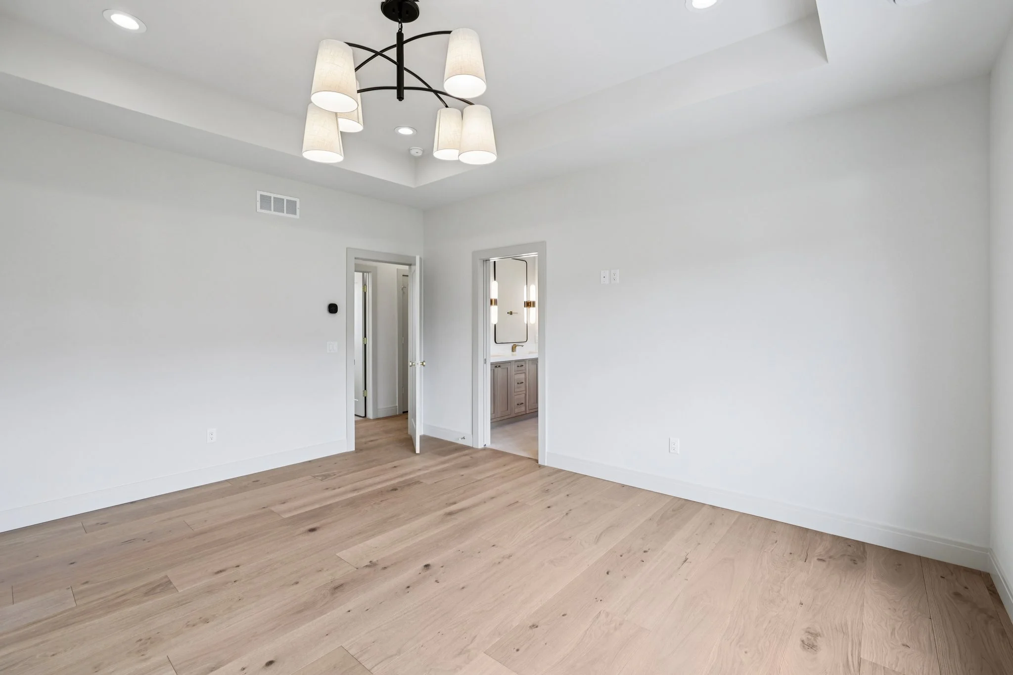 42-web-or-mls-Telemark Pkwy-S2806-042.jpg
