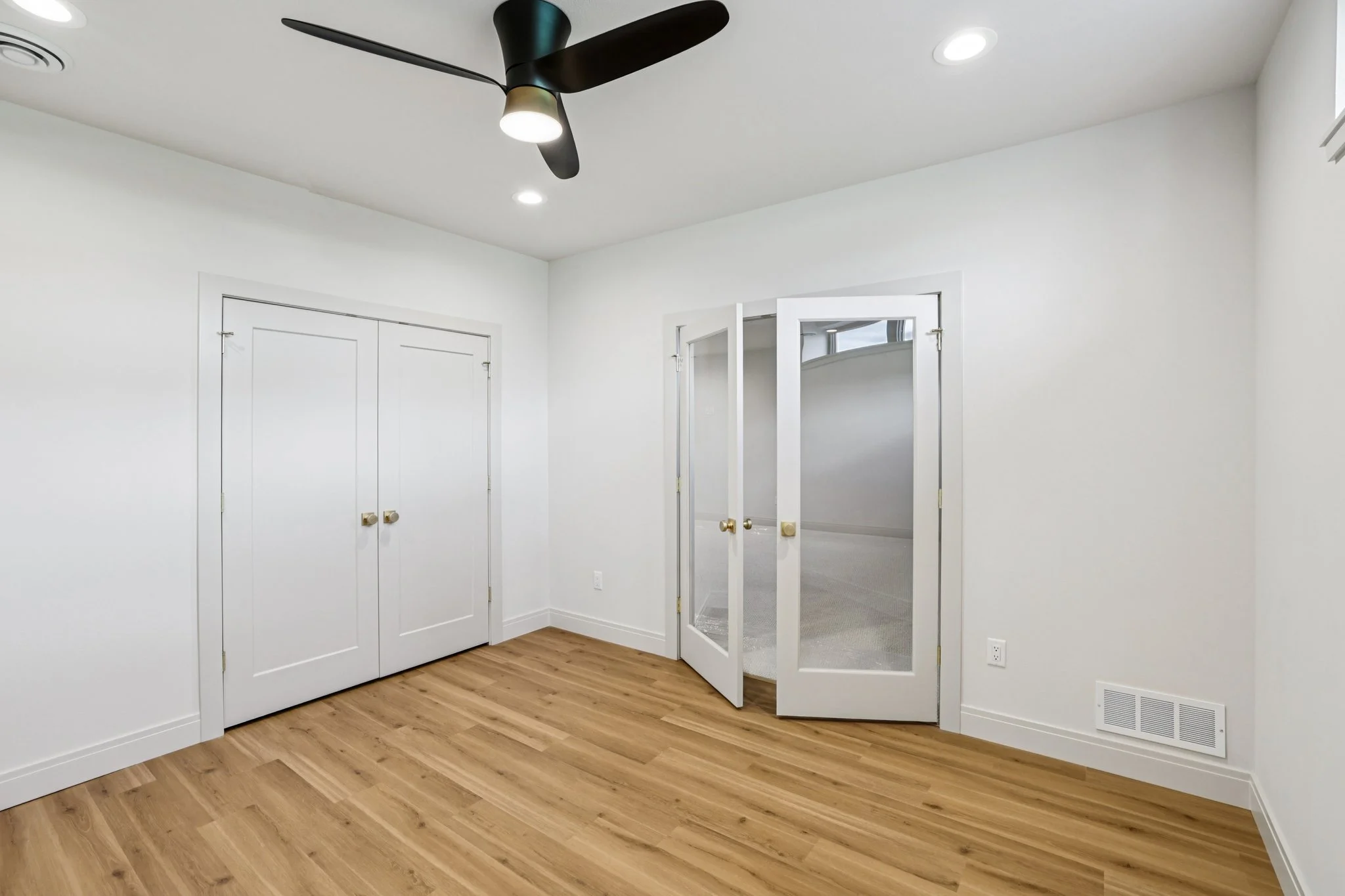 59-web-or-mls-Telemark Pkwy-S2806-059.jpg