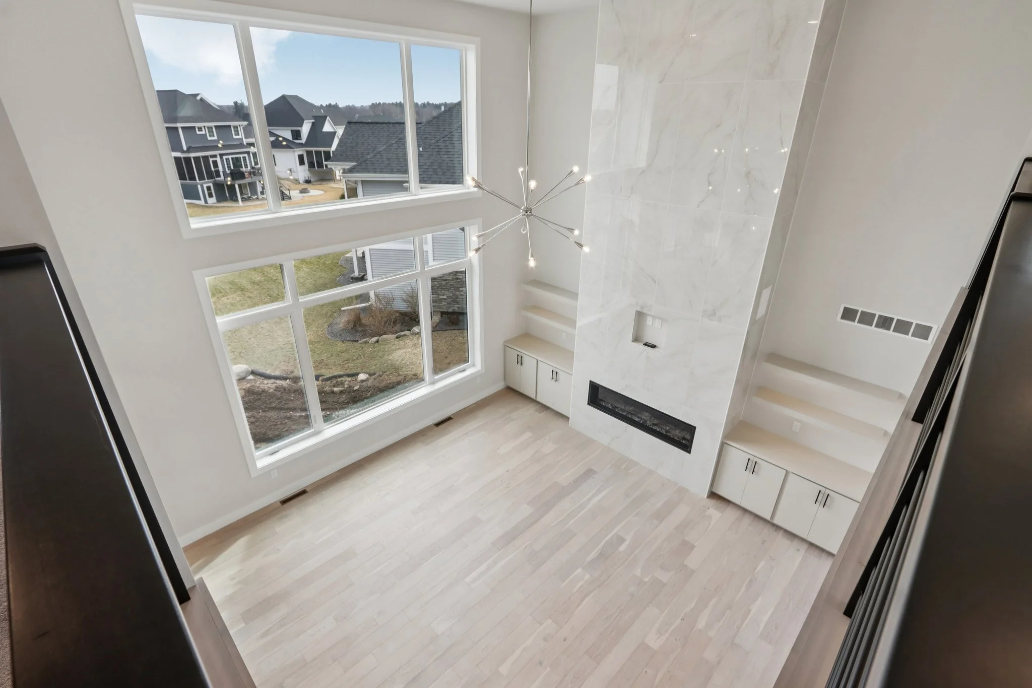 7-web-or-mls-Dagny Ln-S1802-007.jpg