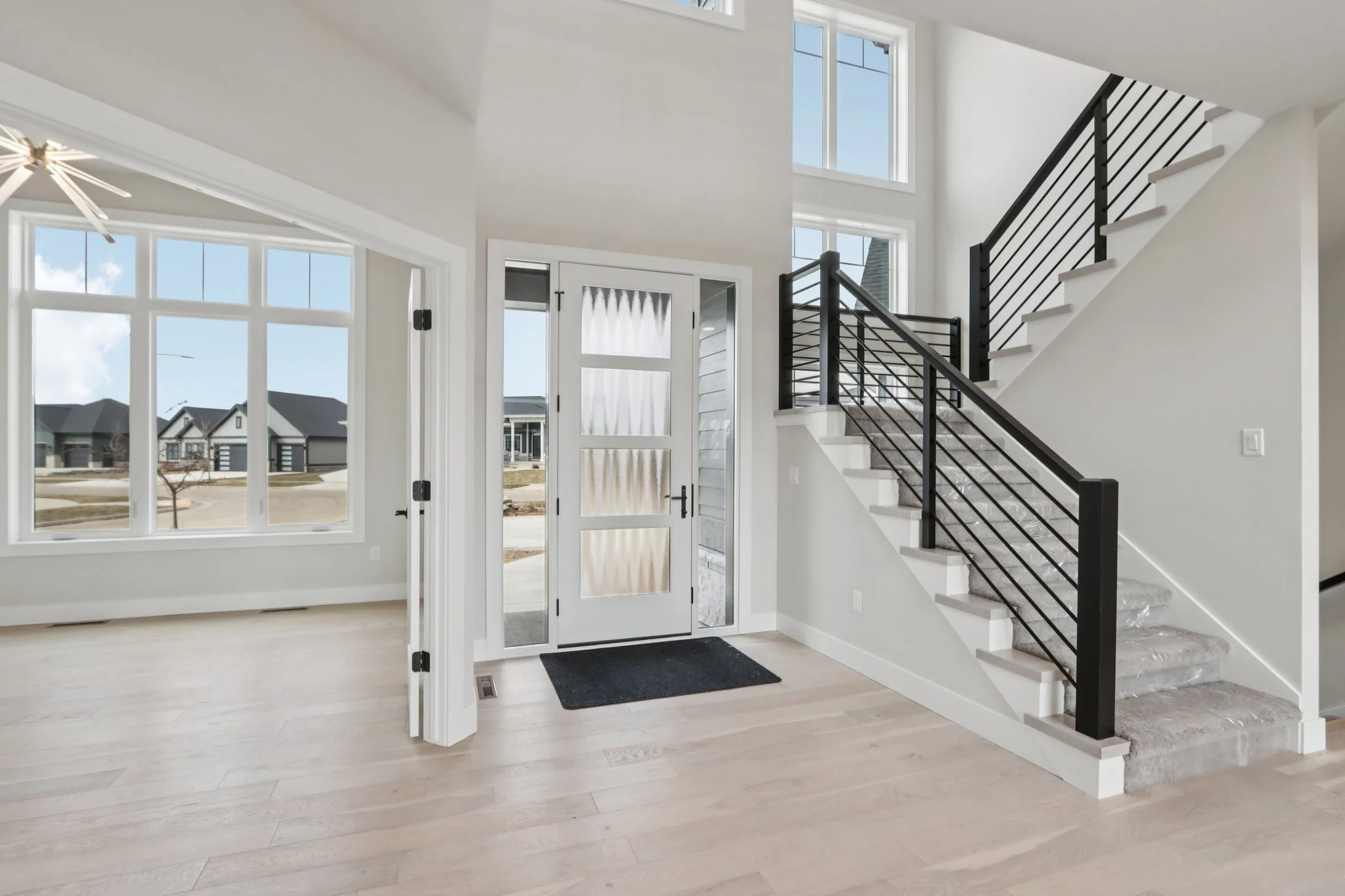 6-web-or-mls-Dagny Ln-S1802-006.jpg