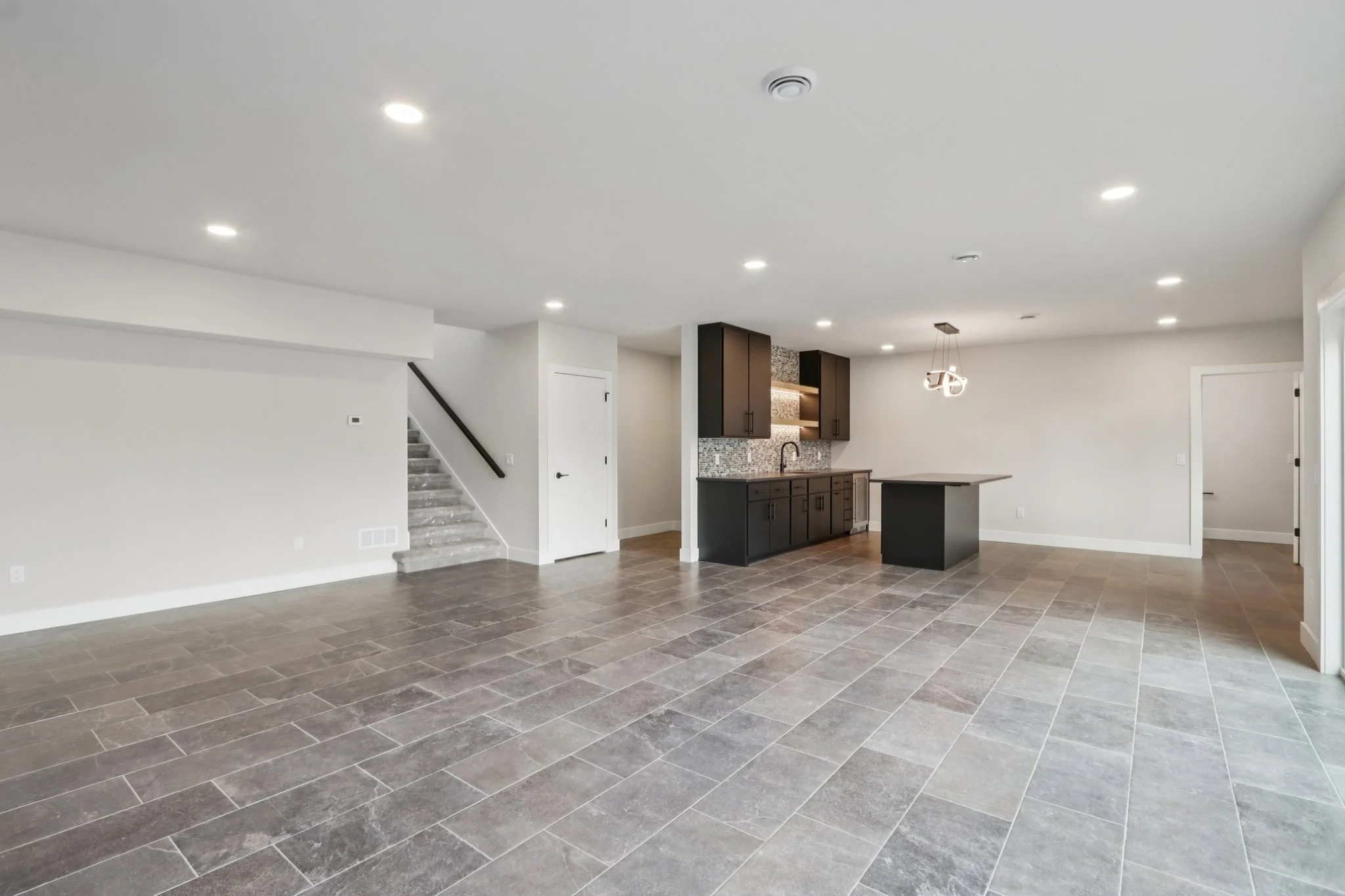14-web-or-mls-Dagny Ln-S1802-014.jpg