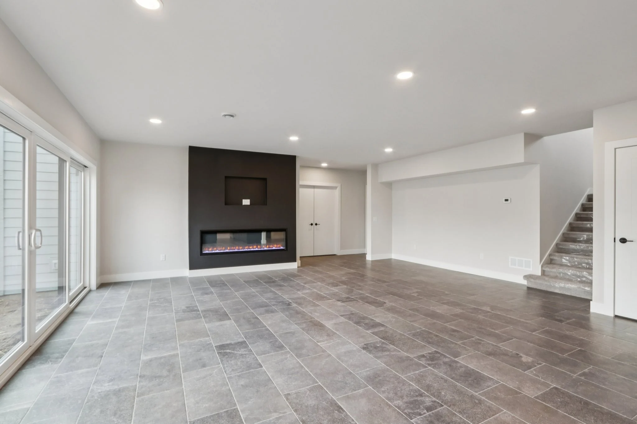 15-web-or-mls-Dagny Ln-S1802-015.jpg