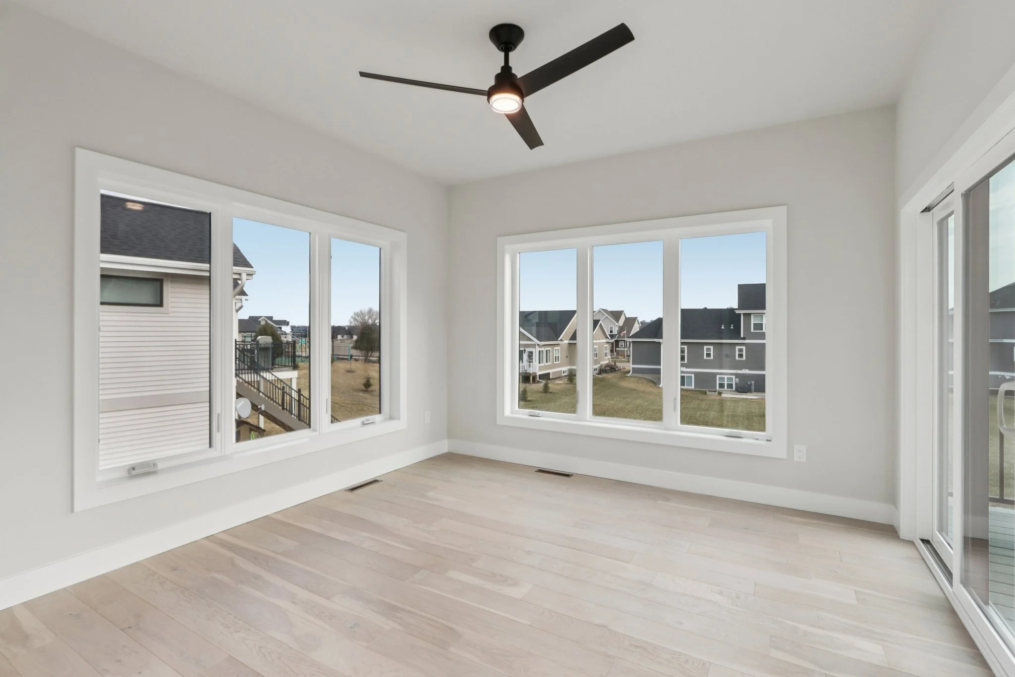 21-web-or-mls-Dagny Ln-S1802-021.jpg