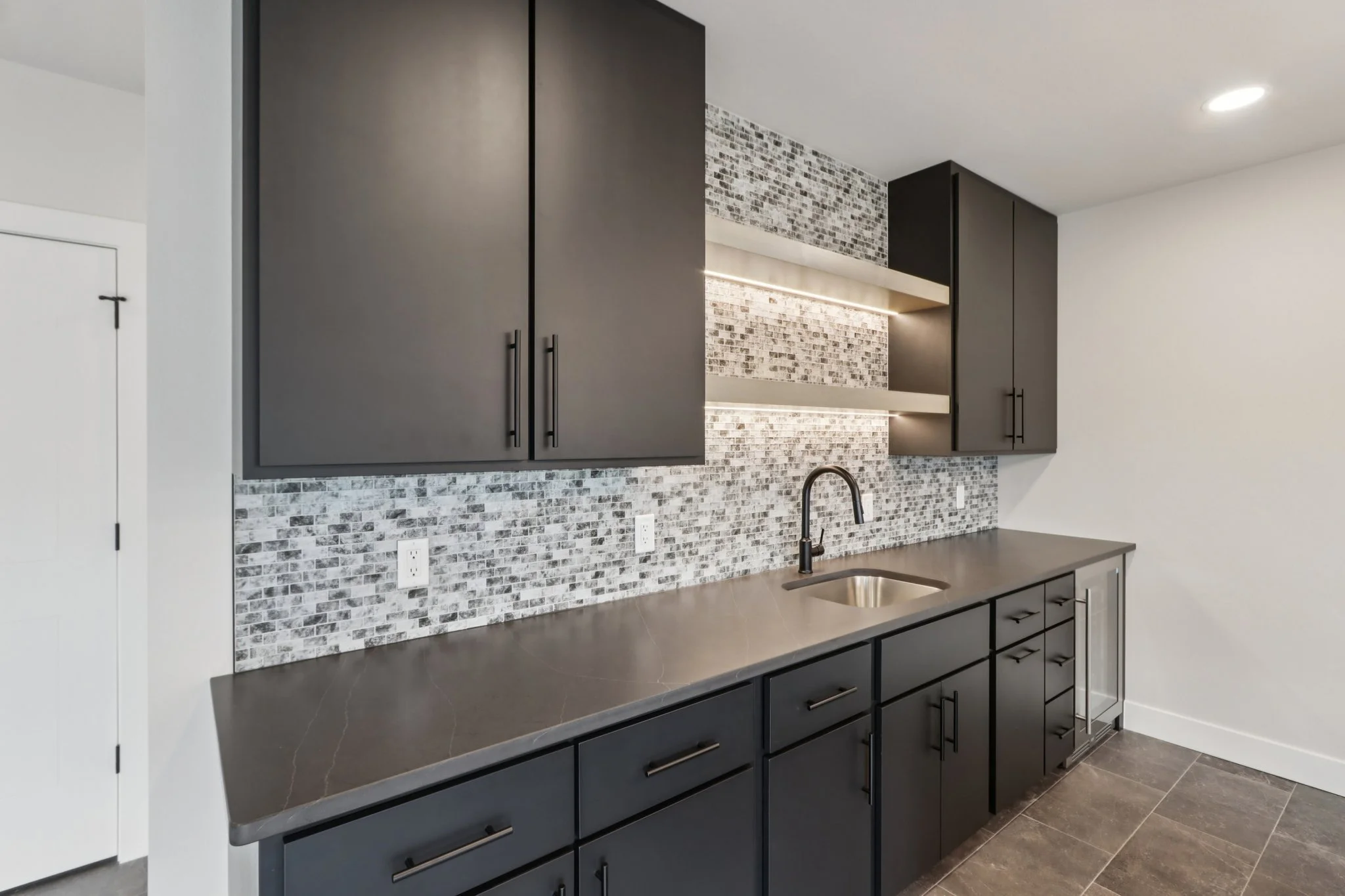 36-web-or-mls-Dagny Ln-S1802-036.jpg
