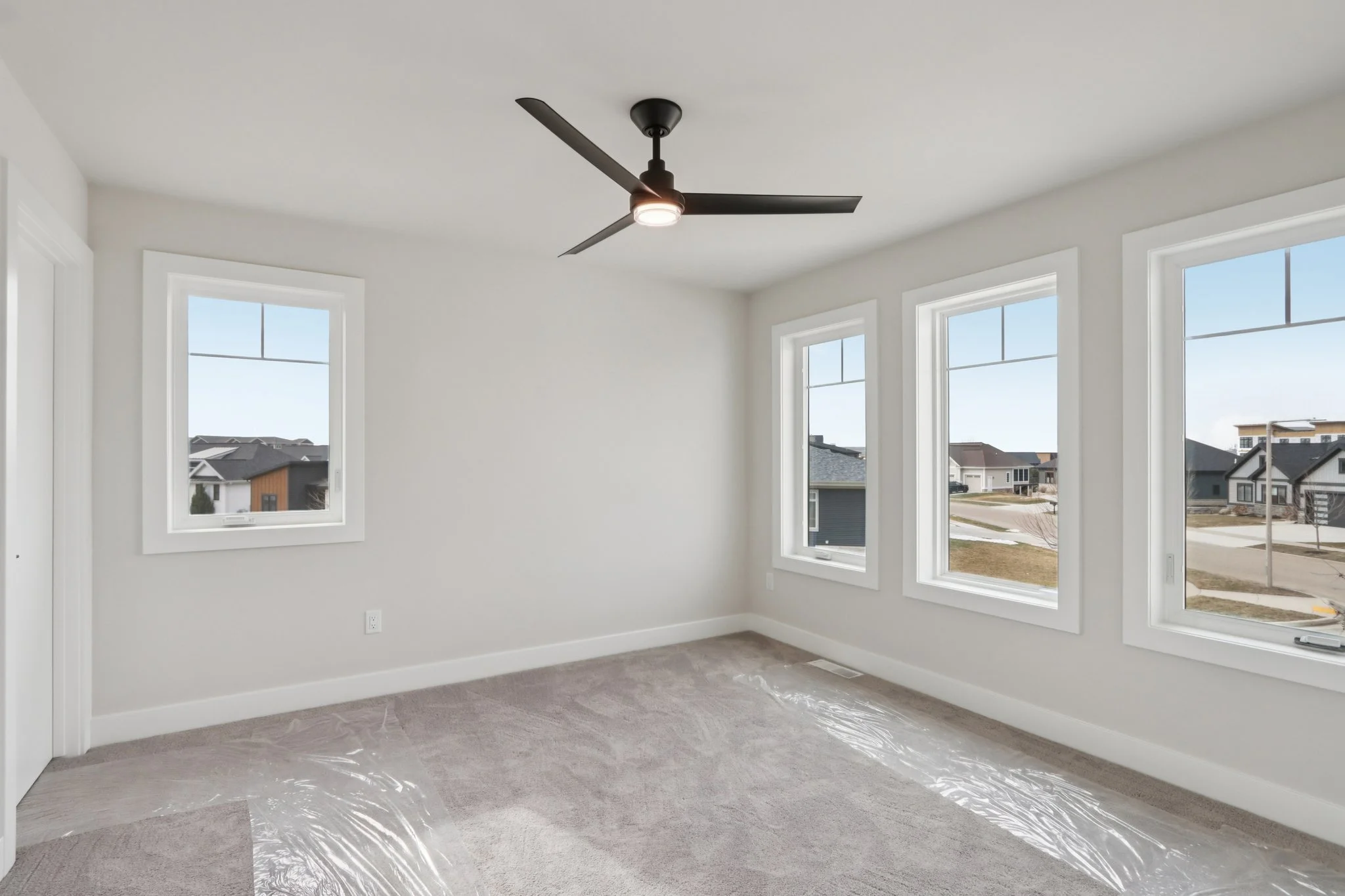 52-web-or-mls-Dagny Ln-S1802-052.jpg