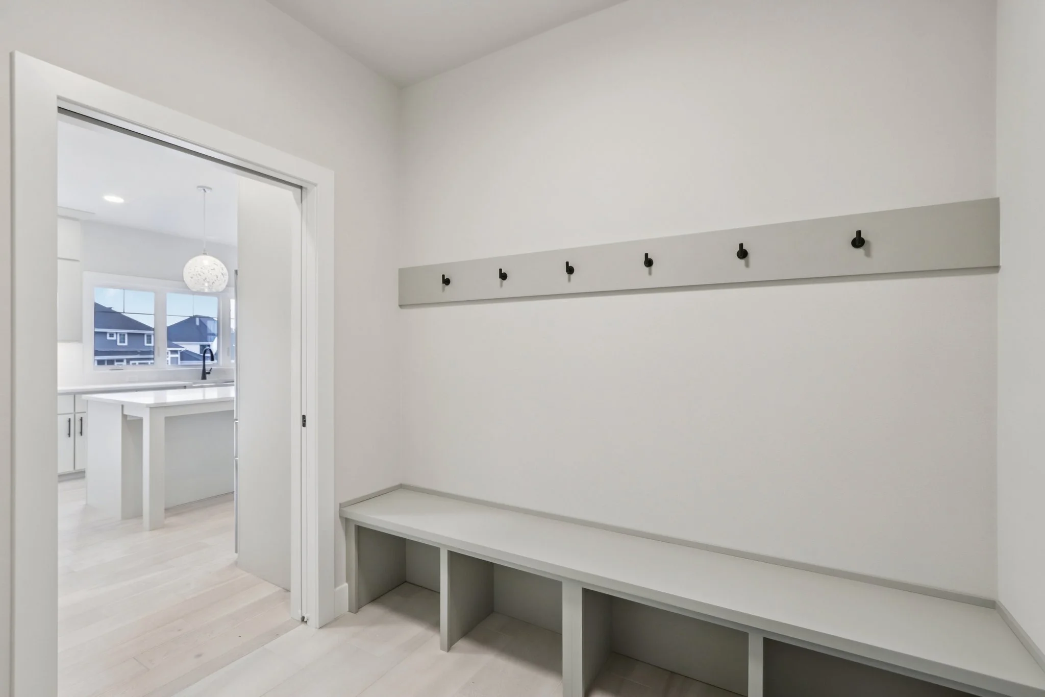 64-web-or-mls-Dagny Ln-S1802-064.jpg