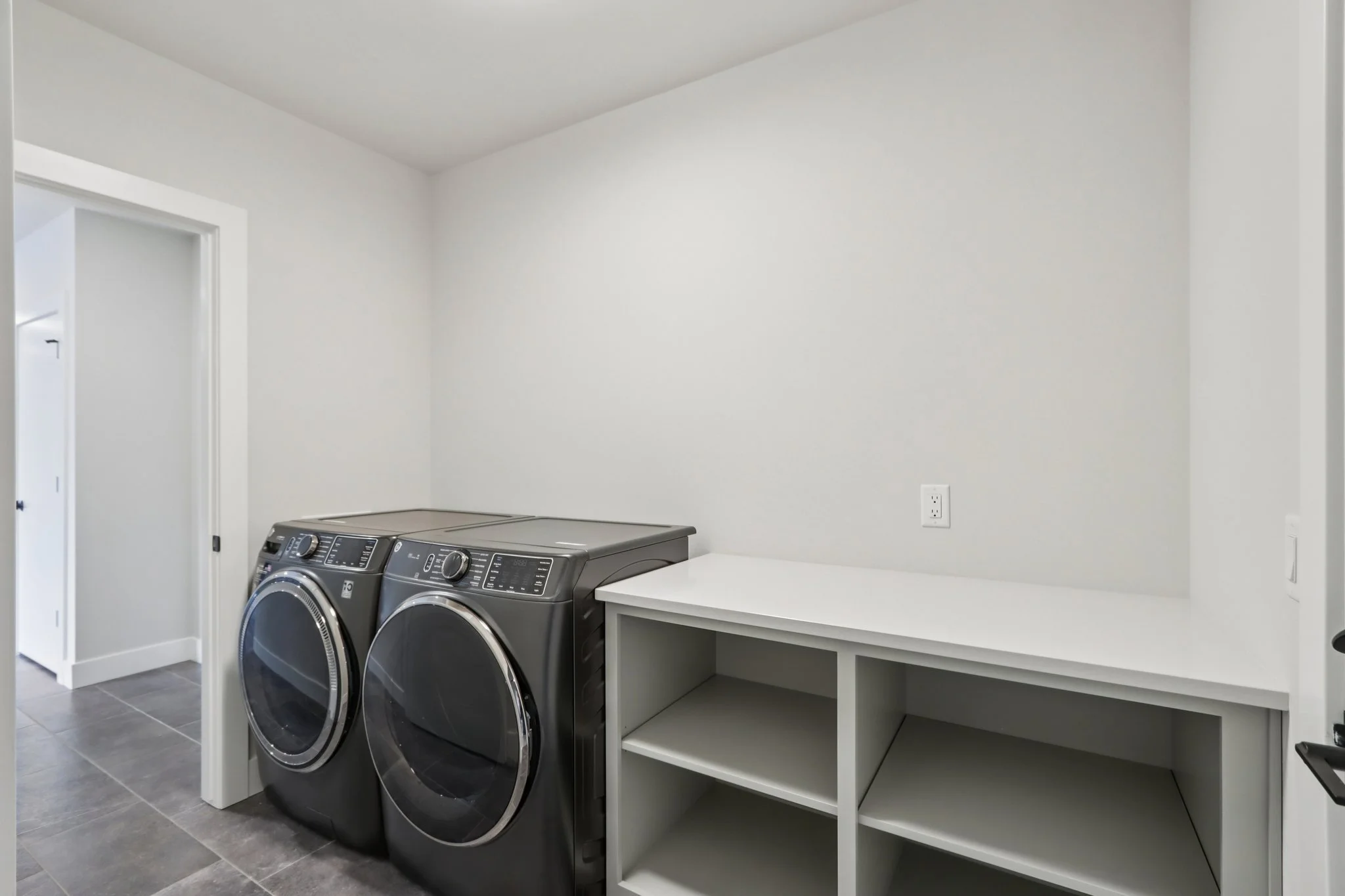 68-web-or-mls-Dagny Ln-S1802-068.jpg