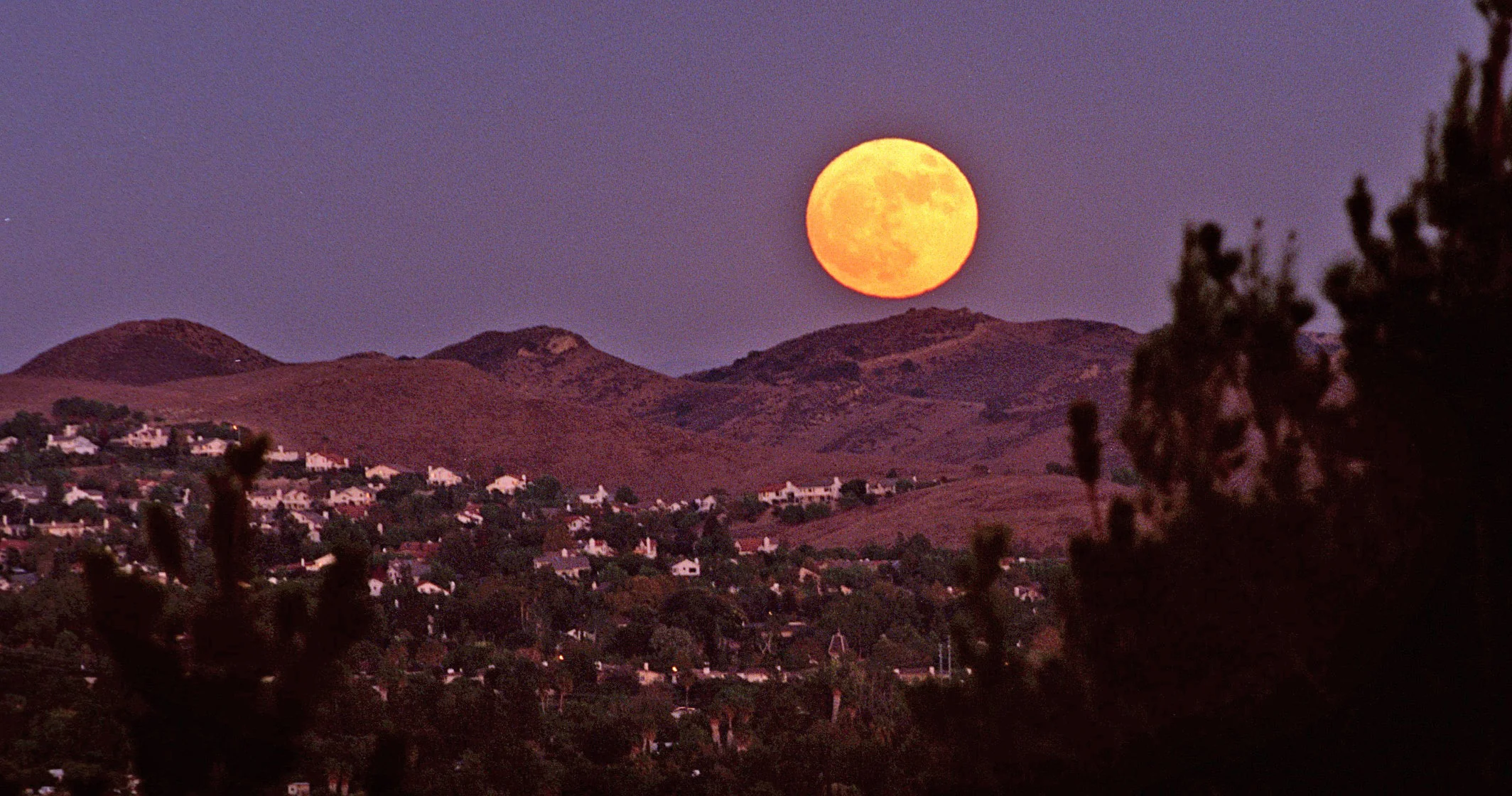 VC.Moon.1.1126.AC.jpg