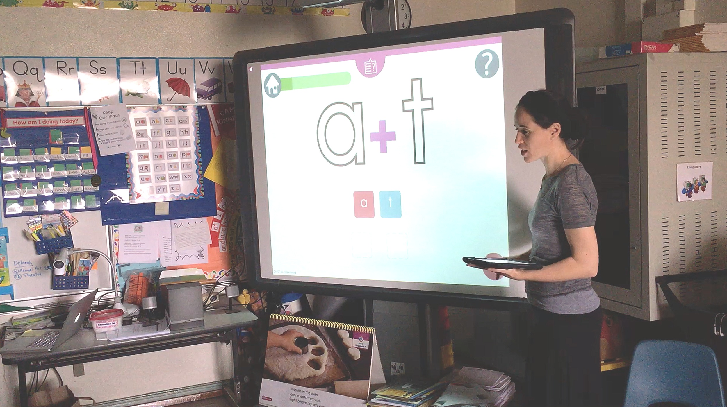 A Teacher Centered Digital Phonics Curriculum