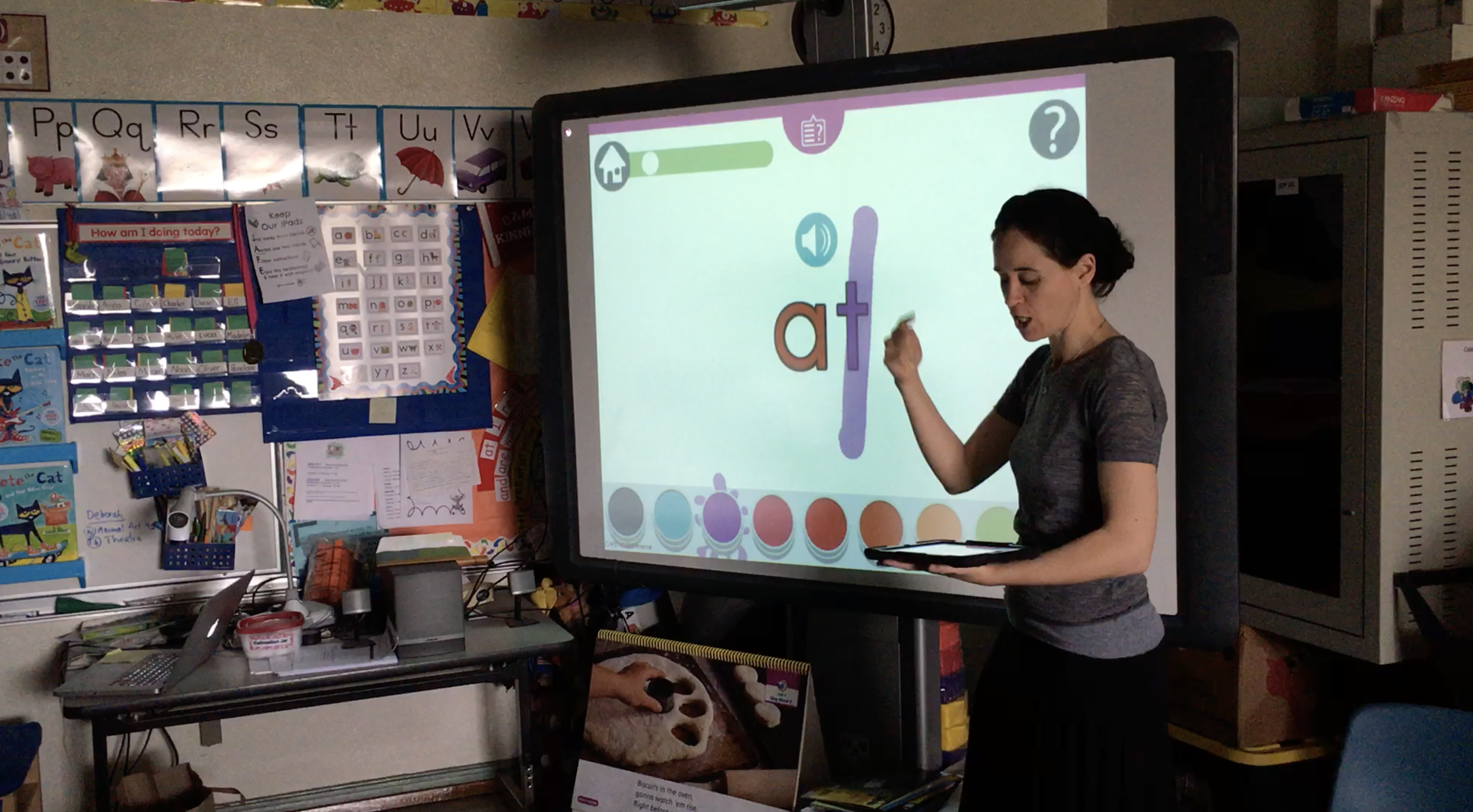 A Curriculum with Explicit and Systematic Phonics Lessons