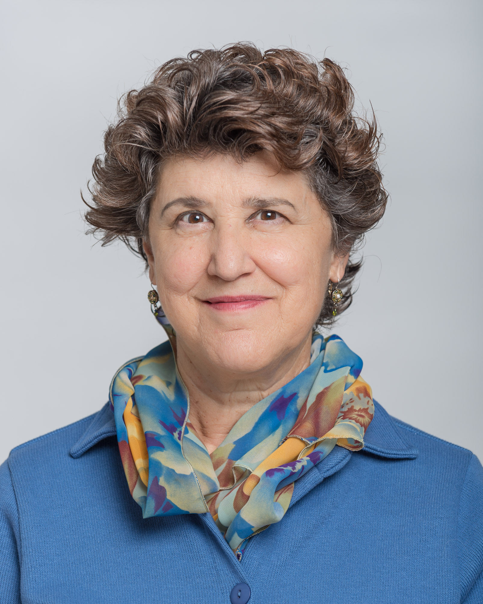 Linda_Sakelaris_LowRez_Color.jpg