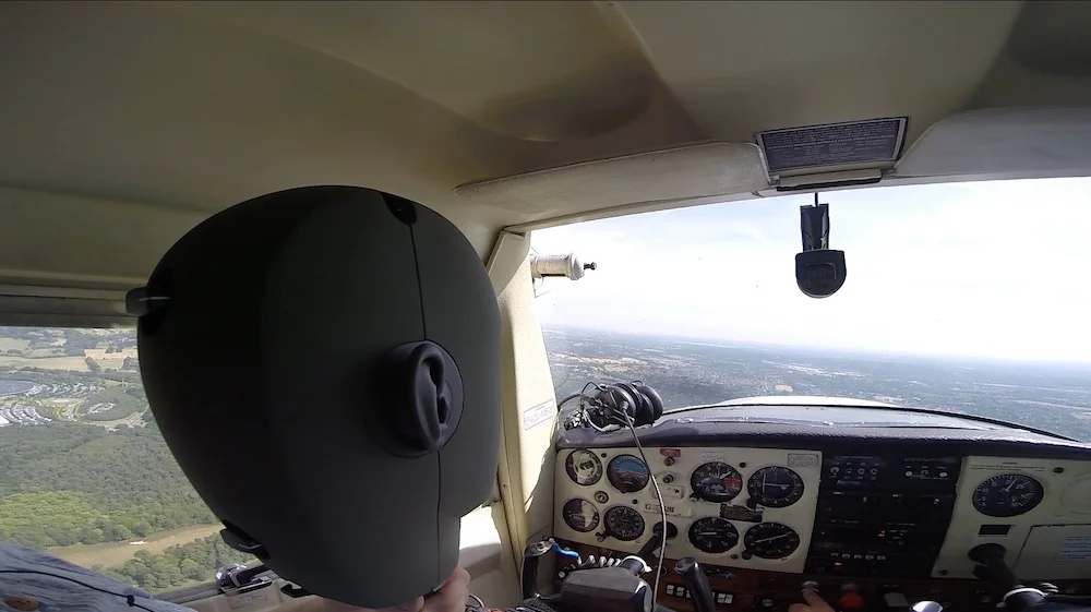 Recording (hand-held) a Cessna in-flight