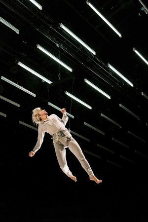 juliet_stevenson_in_wings_at_the_young_vic._credit_johan_persson_3.jpg