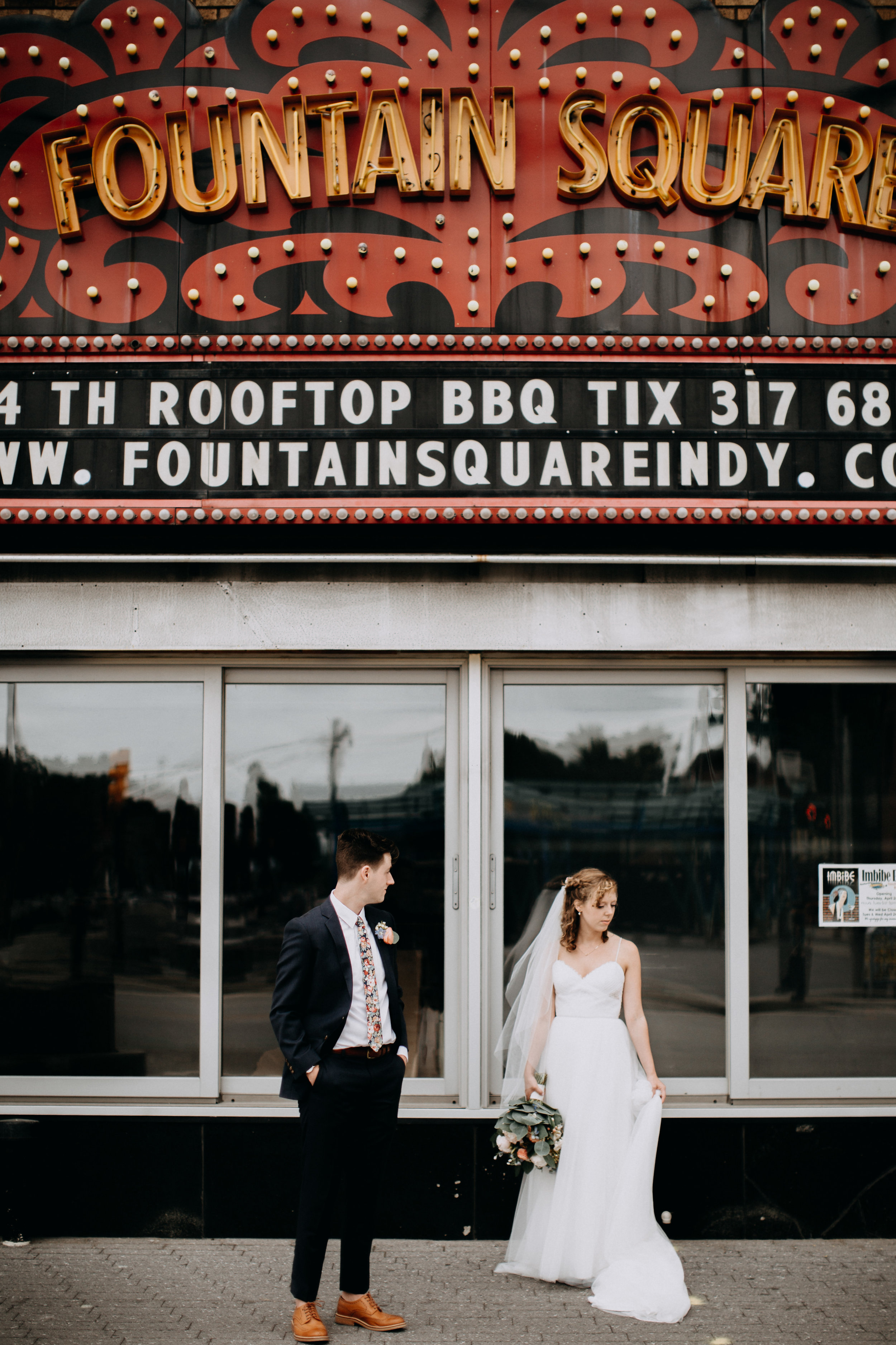 Laura + Tucker | Creative Indianapolis Art Gallery Wedding