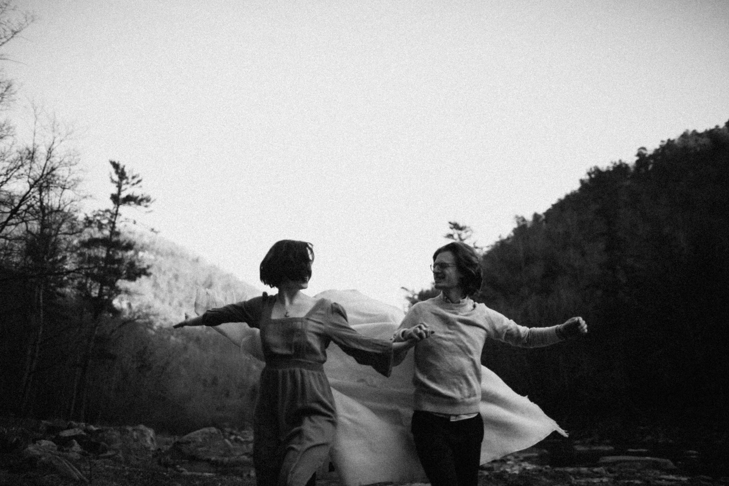 Goshen Pass Engagement Session | Amaris and Sam 