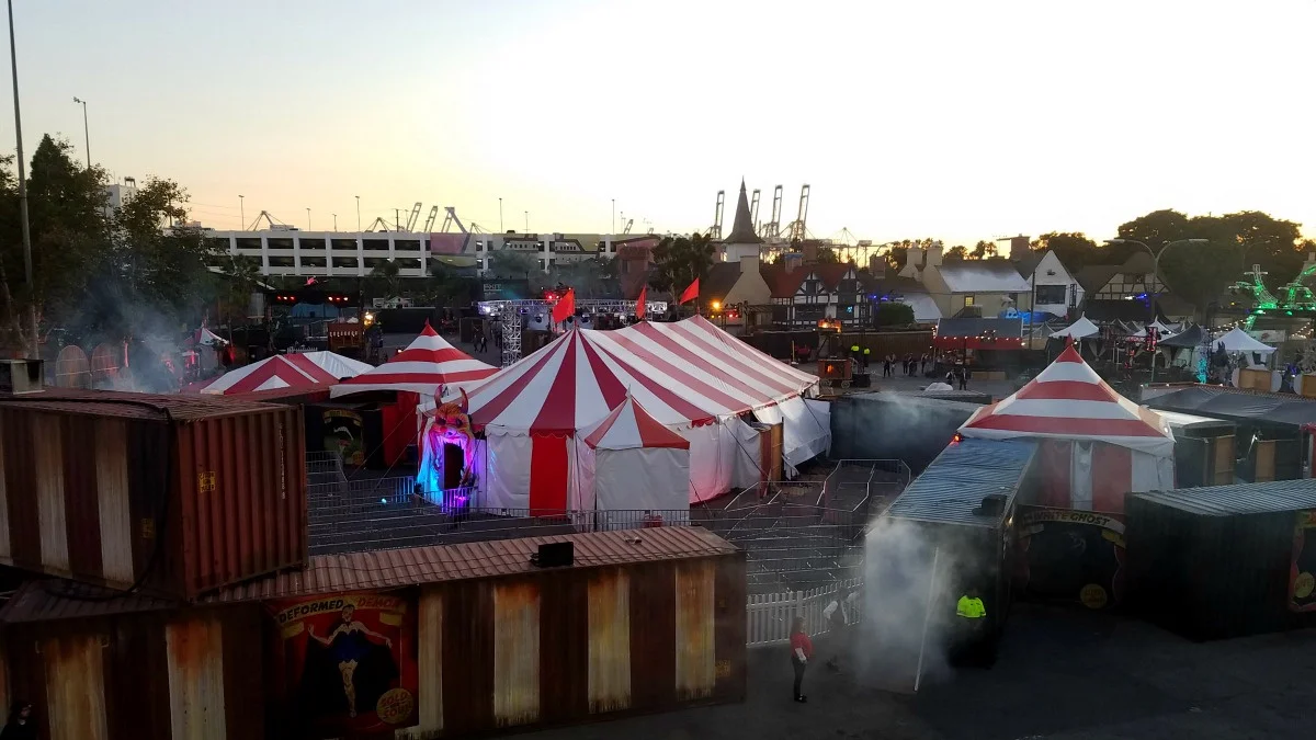 3e181037f47bd384-Queen-Mary-Dark-Harbor-2017.jpg