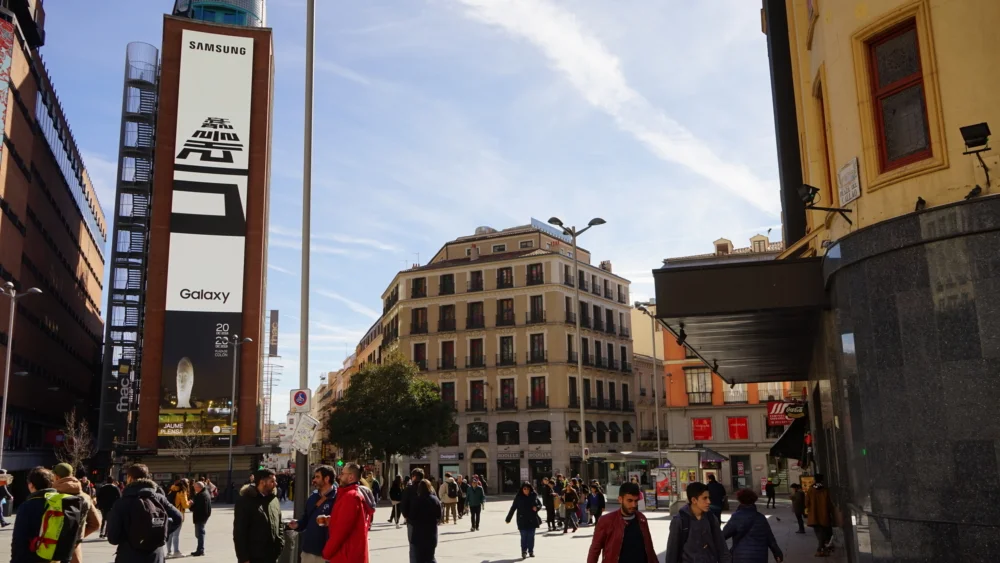 Unpacked-2019-OOH_main_4-Callao-Square-Madrid.jpg