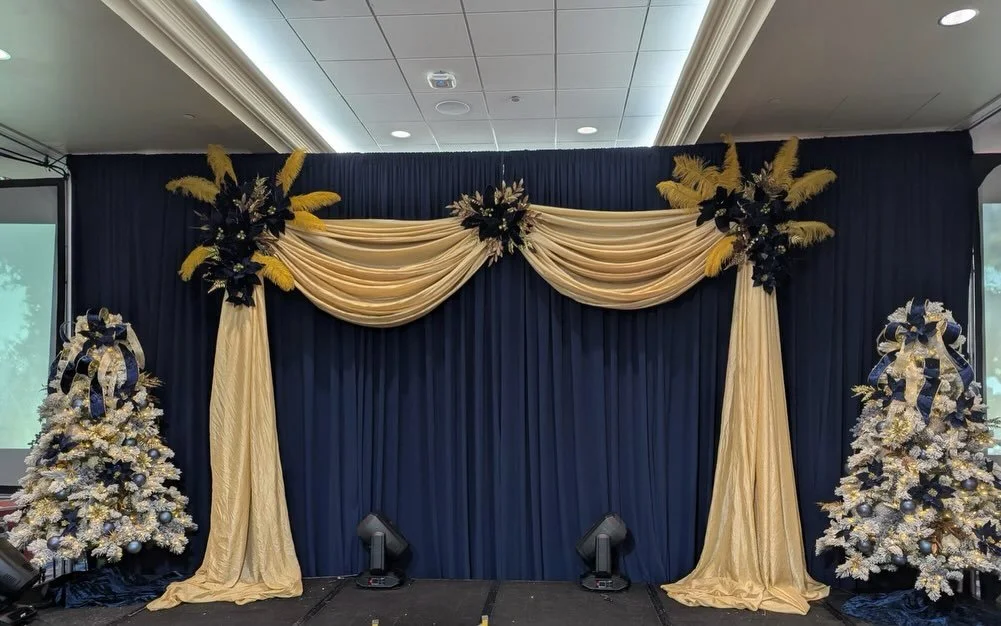 We had a blast installing these fun blue and gold numbers @7featherscasino for a Holiday event! 

🎄🎁💙💛

#gold #drape #drapelife #holidays #pipeanddrape #drapelife #bowerbirdpdx #roseburg #sevenfeathers #oregon #usa #swag #canyonville