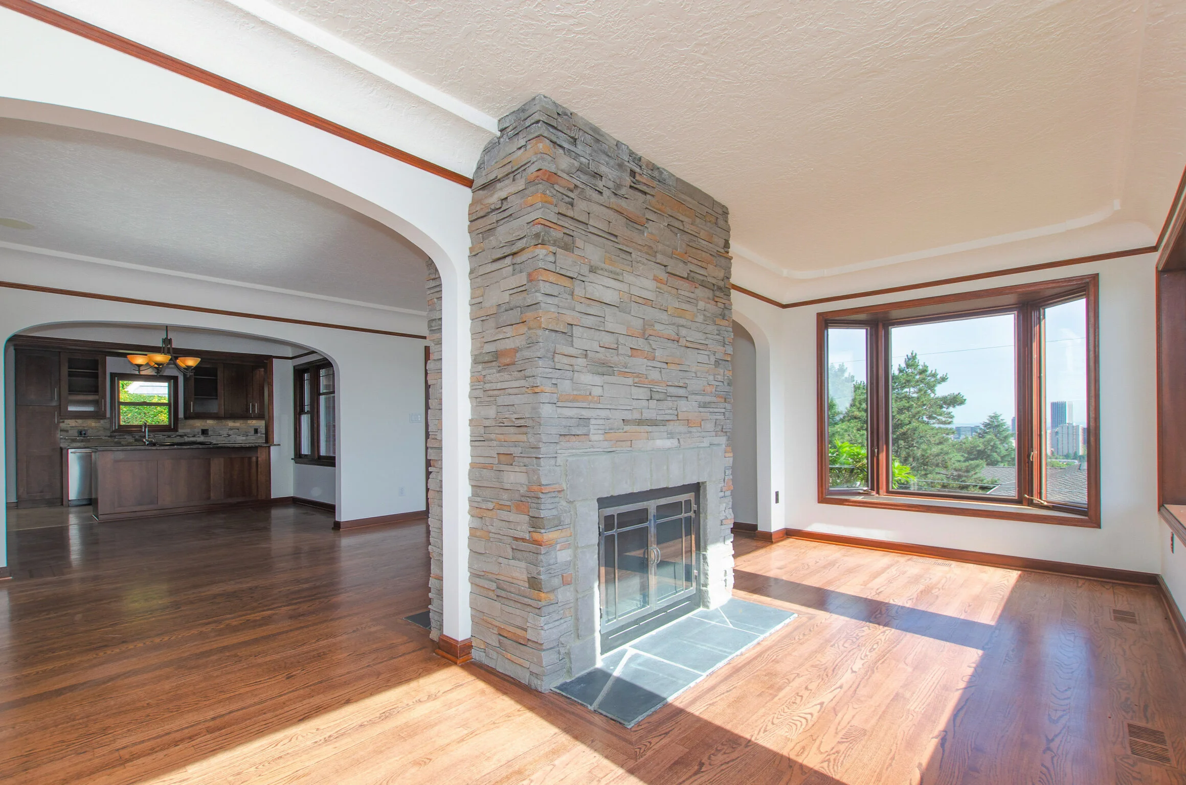 010_10-Living Room.jpg