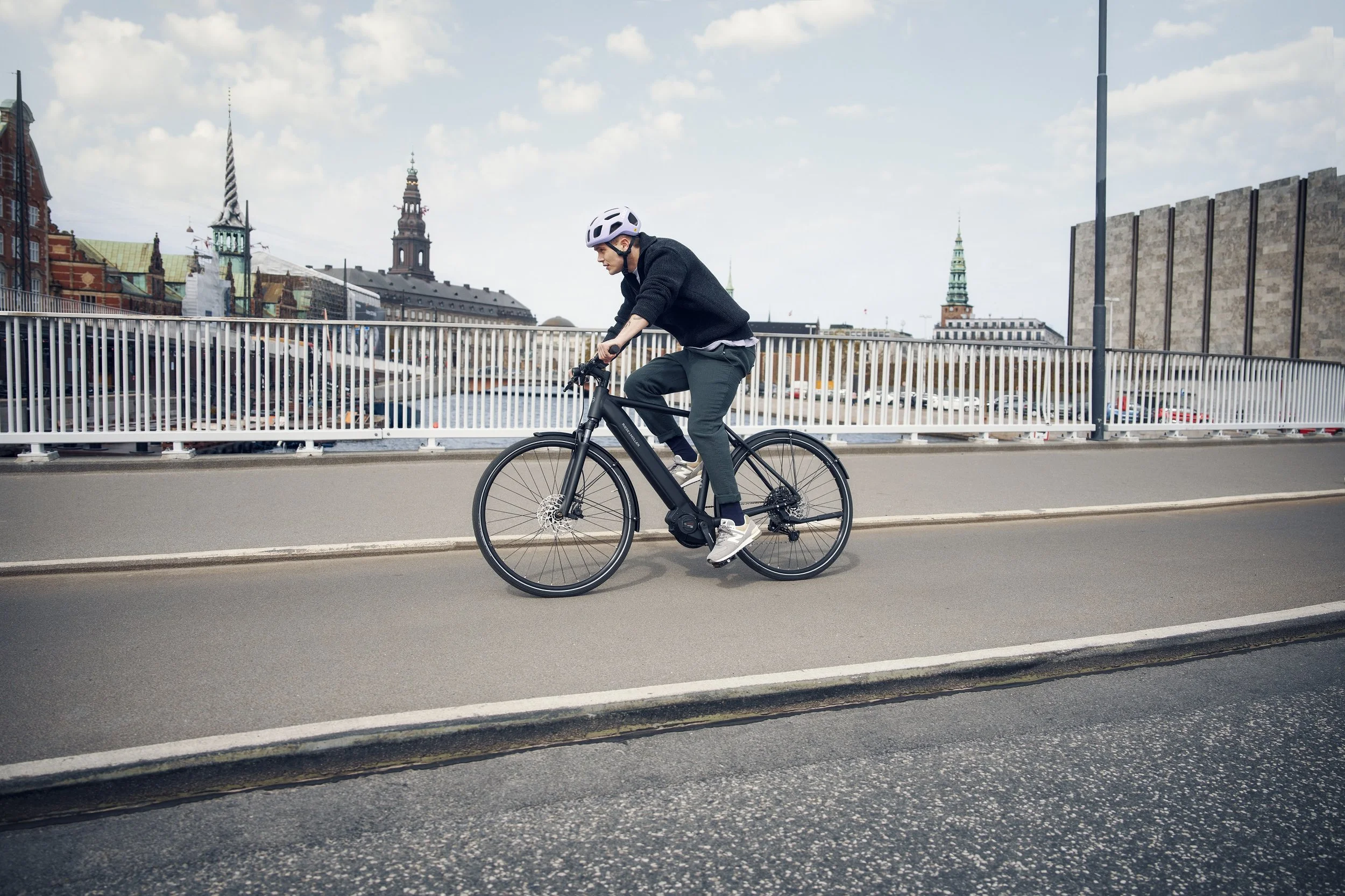 24_Roadster4_RM_CPH_07306_02_Fahren_Header.jpg