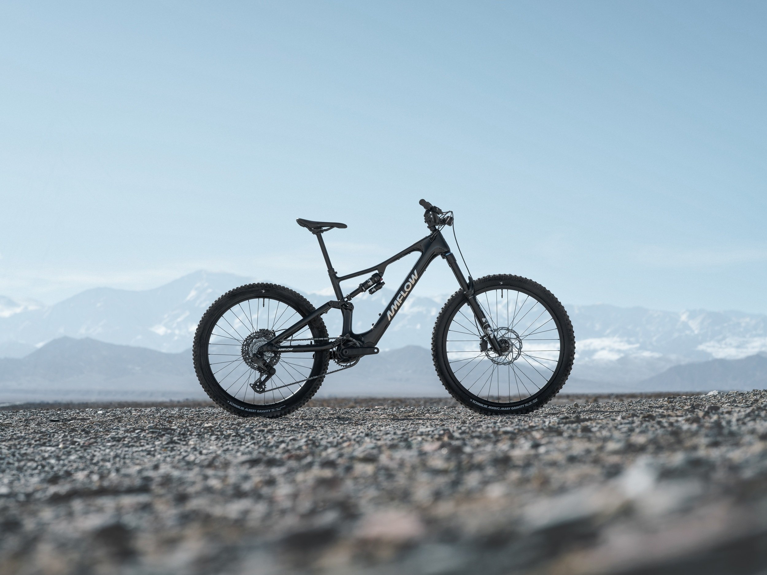 Black Bike static sideview_黑车美图_正侧2.jpg
