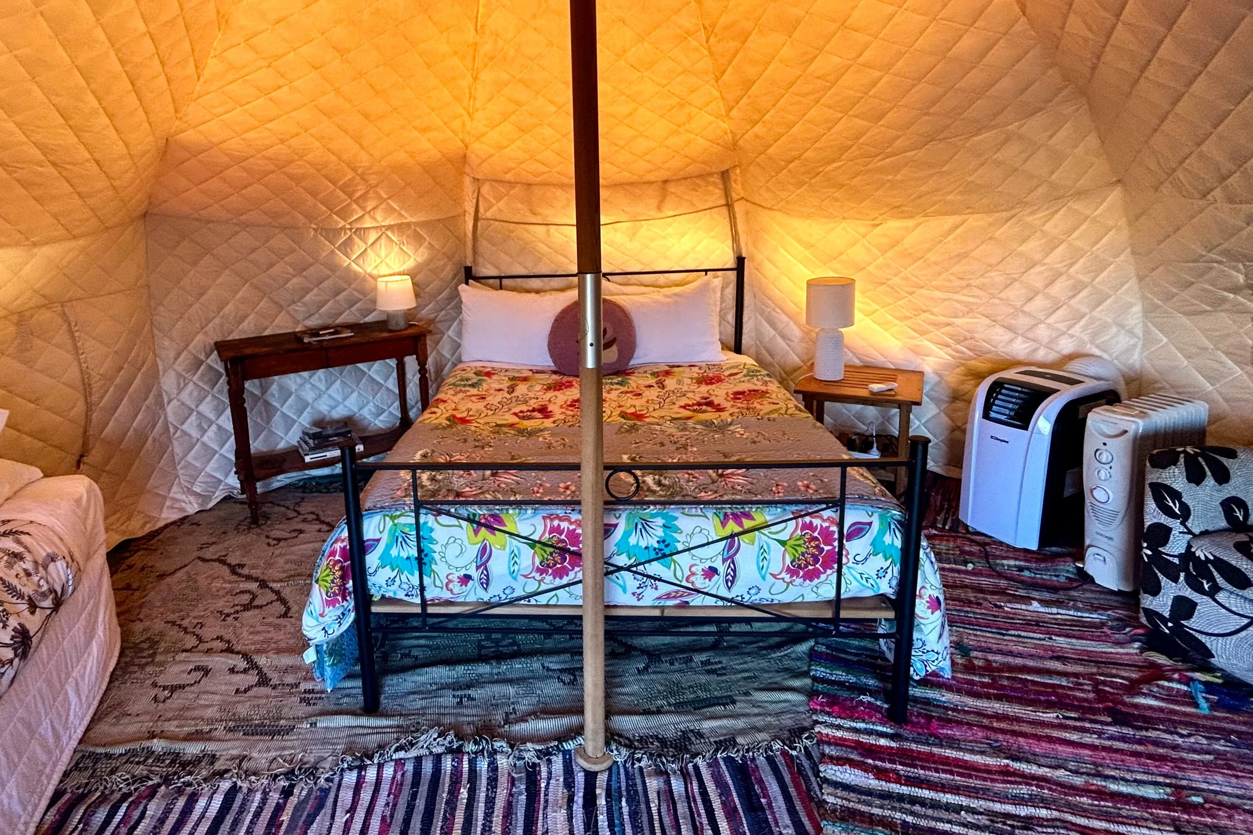 Glamping-Master bed inside–2994×2139-Enhanced-SR.jpg