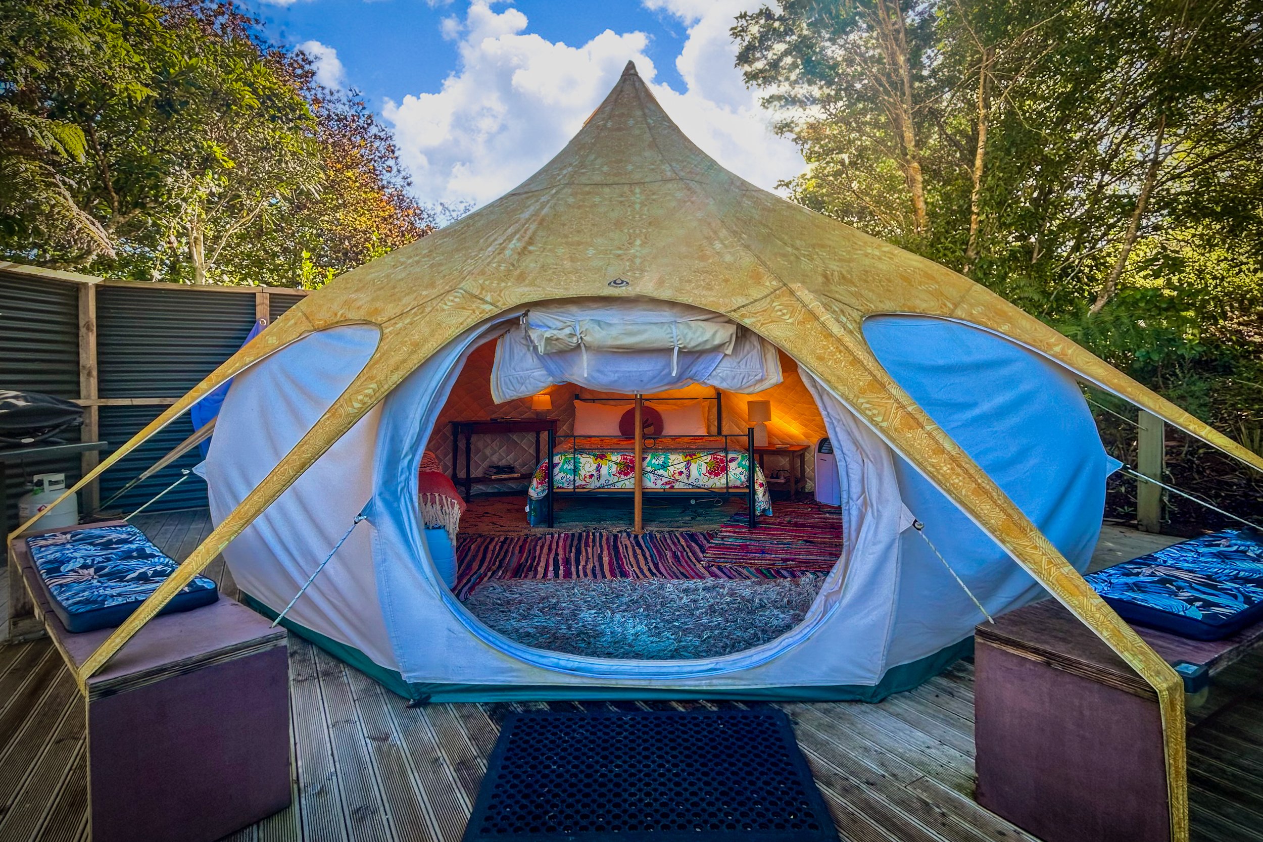 Te Tiro Accommodation - Lotus Belle Glamping tent