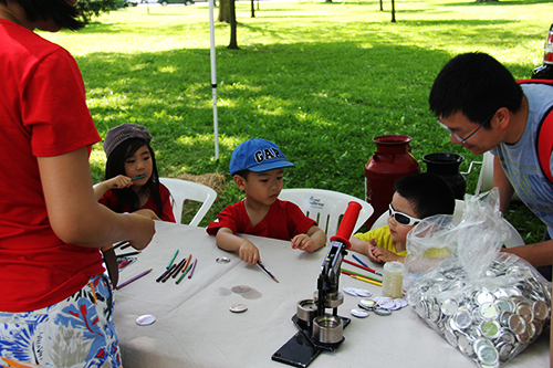 Artfest Kids making their very own buttons to take home!