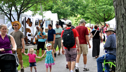 ArtfestKingston_crowd_2016_A.jpg