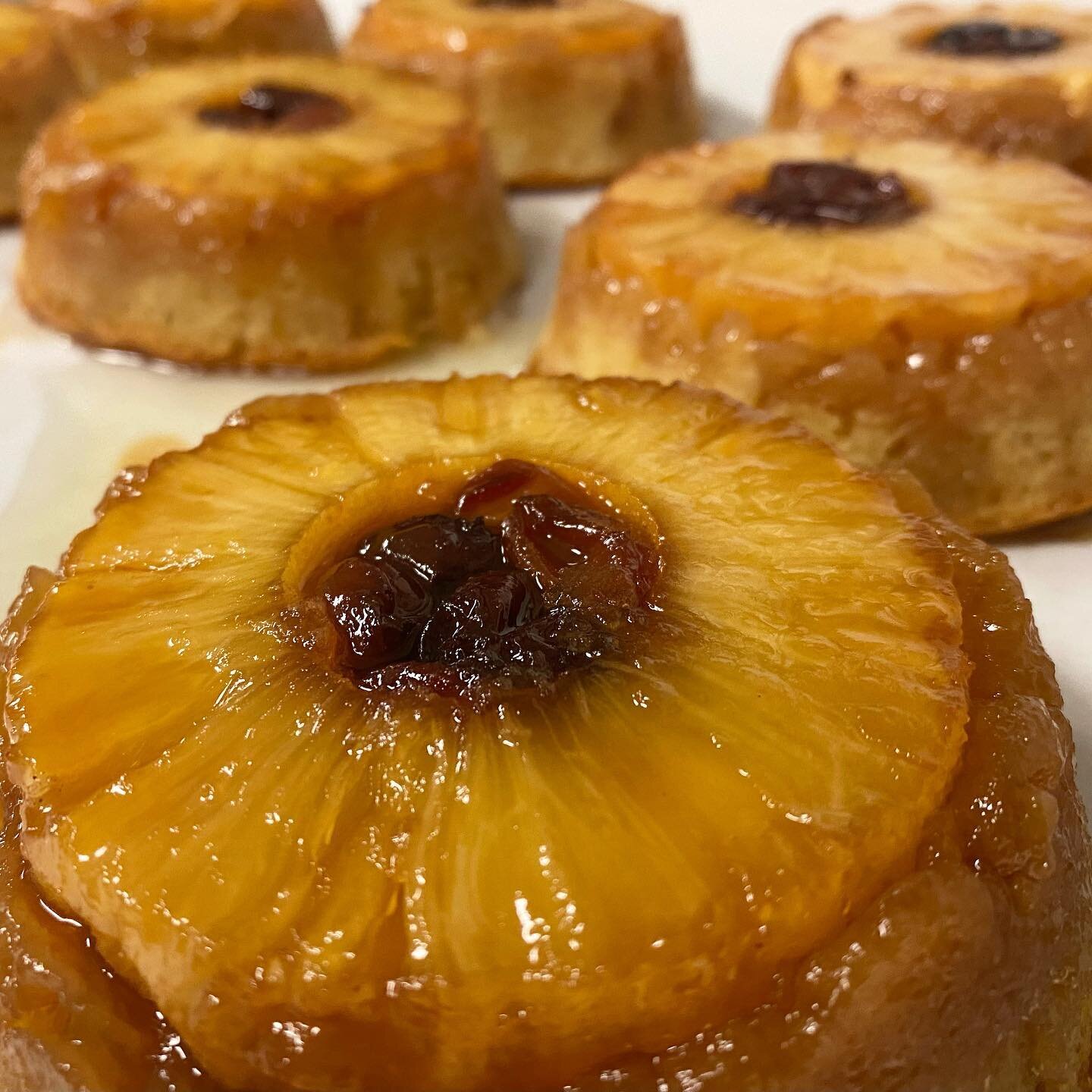 Our hump day has been turned upside down. In the best way possible! 
.
Today at the Oyster House:
Pineapple upside down cake is the feature dessert. 
It&rsquo;s wine Wednesday - BYO&rdquo;VQA&rdquo;niagara day! 
Open 11:30-8:30 Happy hour 3-5pm.
.
#u