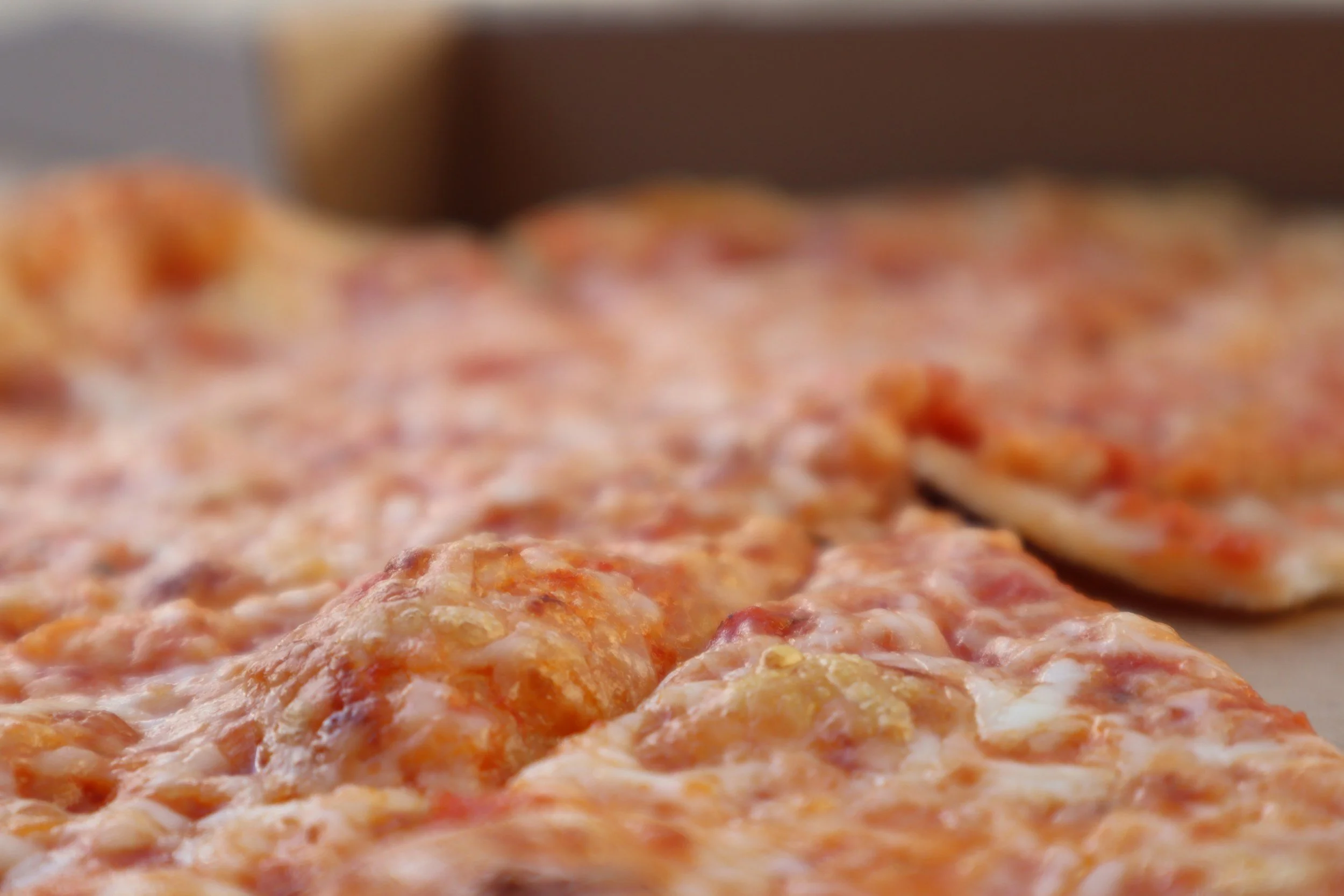 SAT: $5 CHEESE PIZZA FROM 6-8PM 