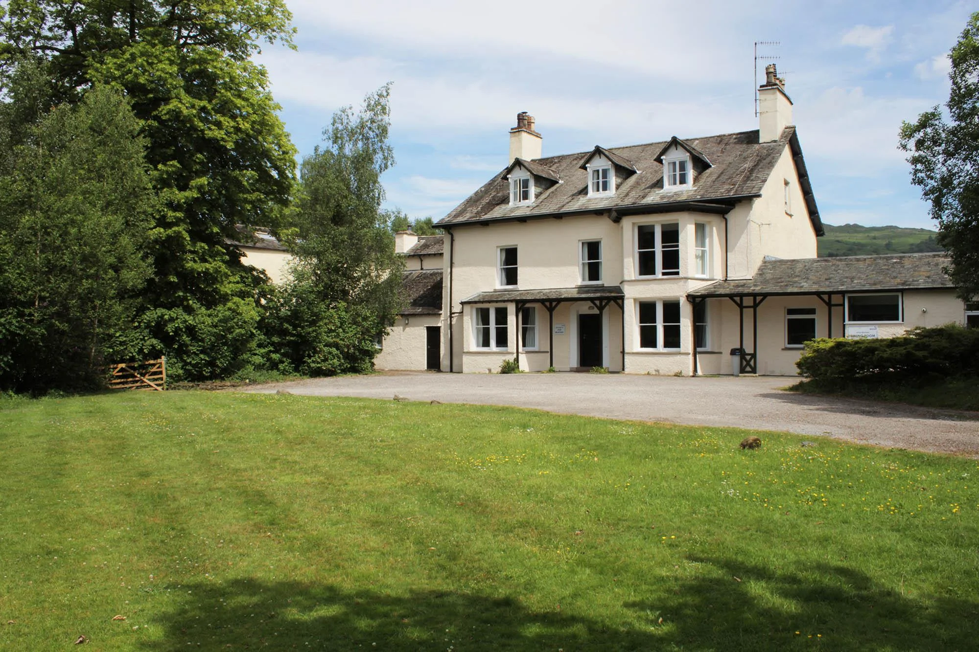 Group-rooms-Old-Brathay-at-the-Brathay-estate-02.jpg