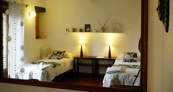 twin room.jpg
