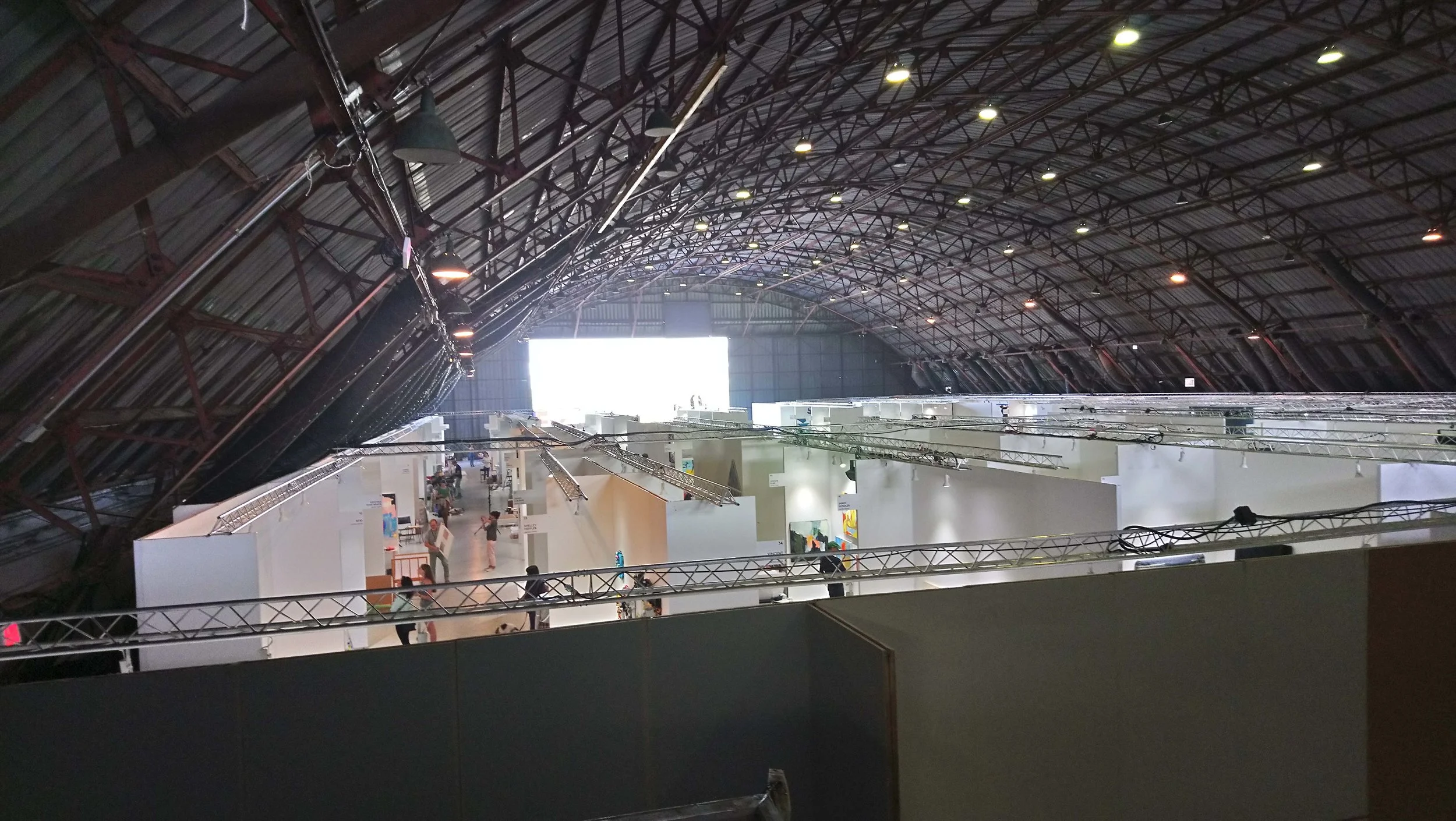 The other art fair Los Angeles 2018 at the Barker hangar, Santa Monica. Film clip… https://www.instagram.com/p/Bpwbn12AOfW/