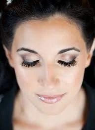 Dramatically Longer & Thicker Lashes In 60 Seconds