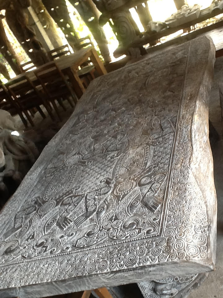 Suar + Ethnic Материал: слэб дерева суар , ручная резьба Размеры: 300x150х12 см