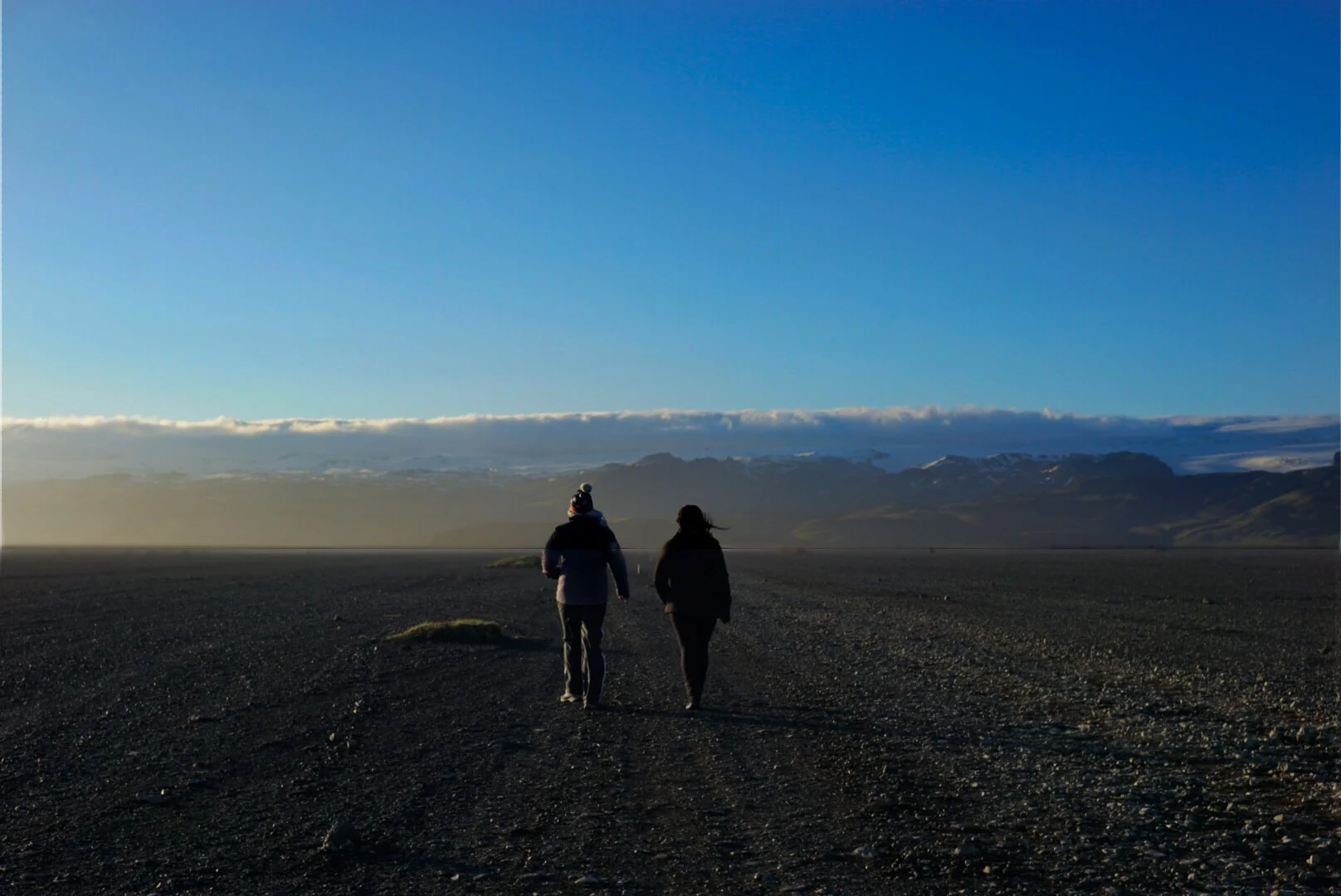 Walking to the SOLHEIMASANDUR PLANE CRASH - ICELAND