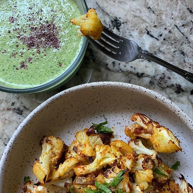 PERFECTLY ROASTED CAULIFLOWER. Wanted Aloo gobi but didn&rsquo;t have the spices. So I roasted some cauliflower instead. 
Ingredients
1 cauliflower head
1 tsp paprika. 1 tsp turmeric, 1 tsp cumin 
1 tsp salt
1 tsp paper
1 tbsp oil
1 tsp tomato paste
