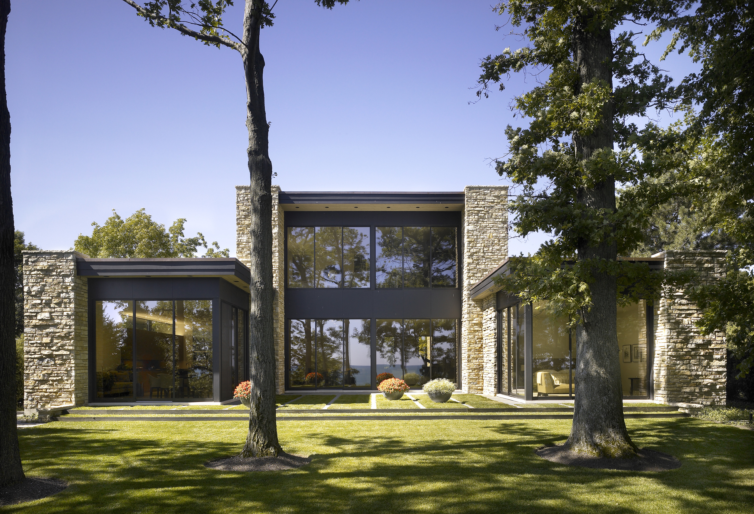 Kadlec Architecture + Design - Modern Lakefront Residence 1.jpg