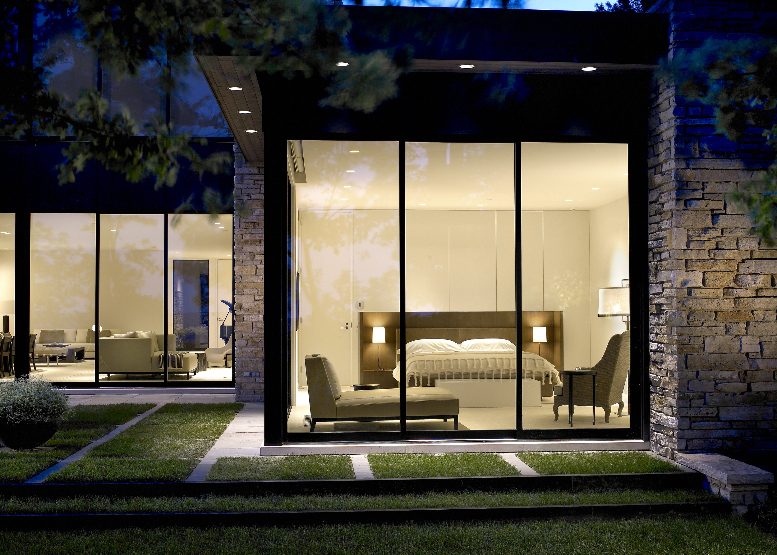 Kadlec Architecture + Design - Modern Lakefront Residence 9.jpg