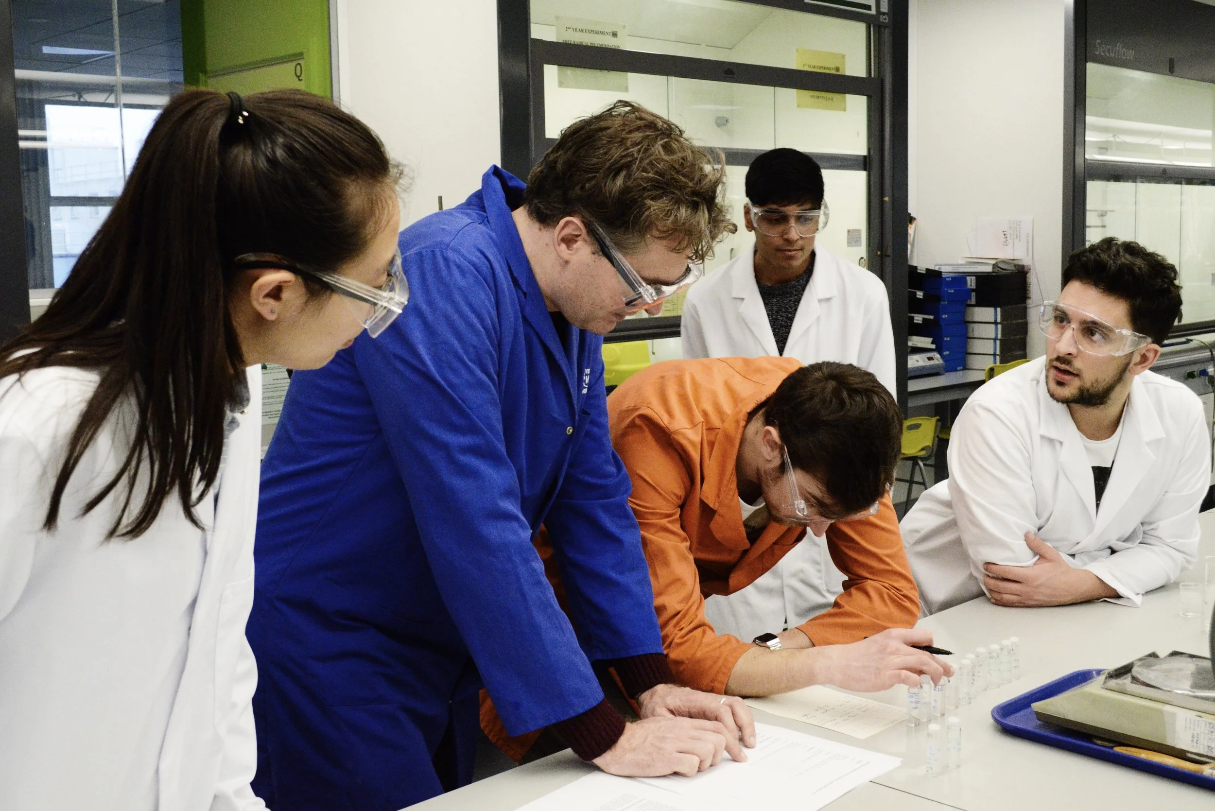 Master students on the Polymer MSc programmes feel the sensation of emulsion polymerization, organized by prof.dr.ir. Stefan Bon with research members of BonLab