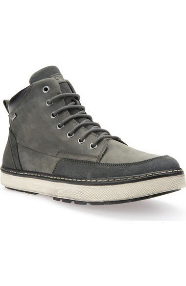 Mens Shoes That are High on Style and Comfort