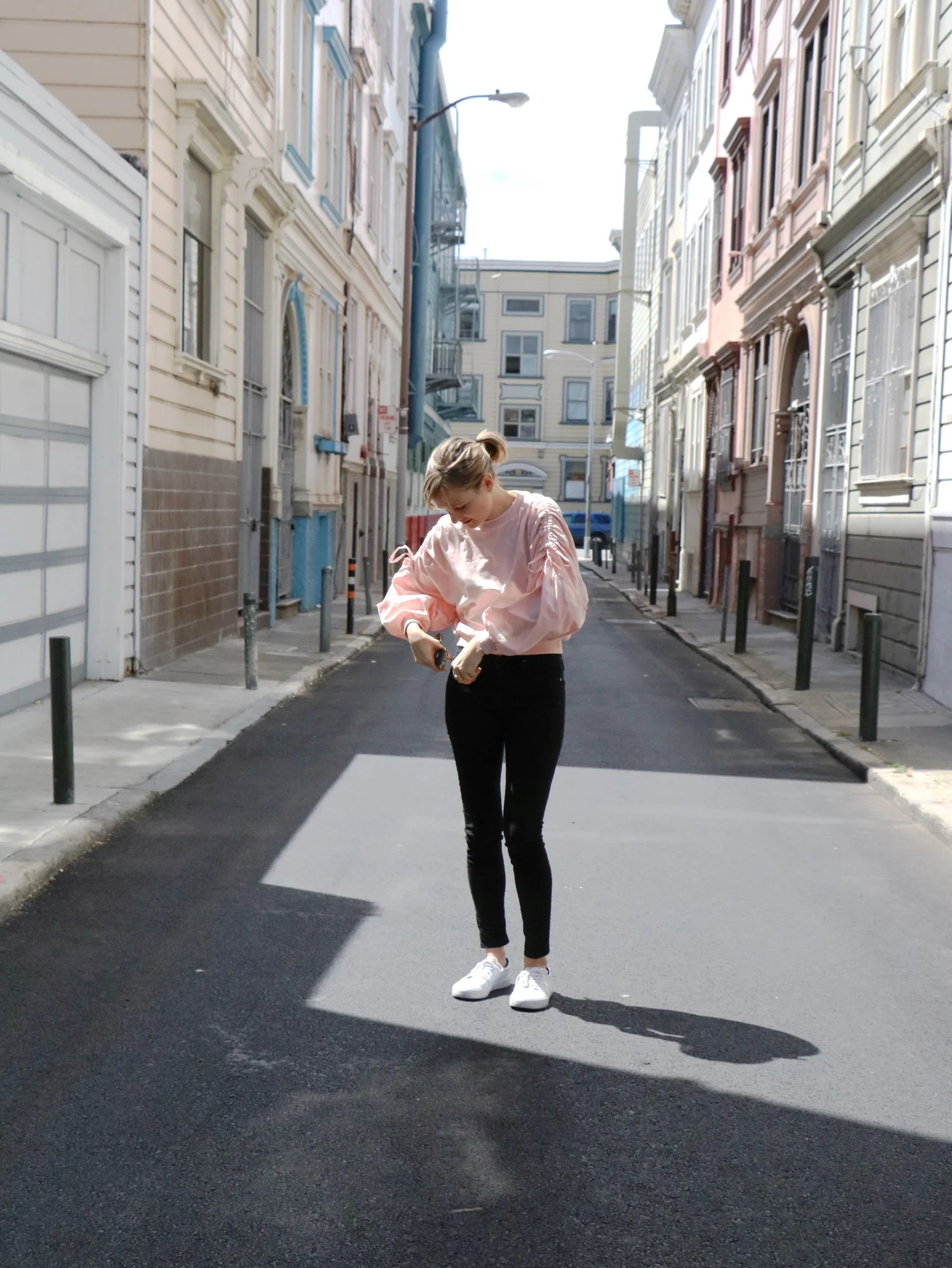 Outfit details: Zara sweatshirt (sold out - similar here ), Sanctuary ponte legging , DC Trase LE sneakers , Quay Australia sunglasses ( similar ).