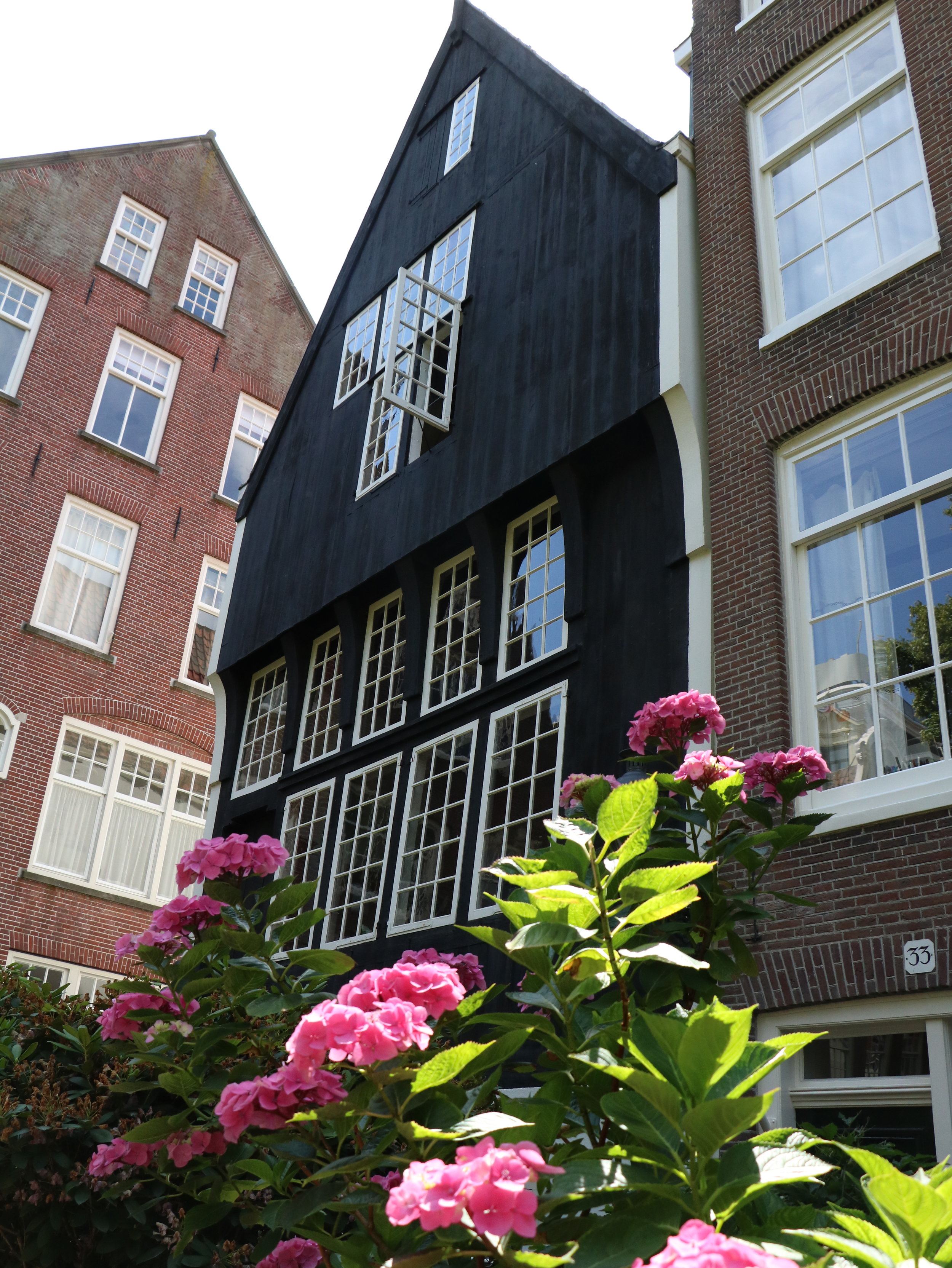 oldest-house-in-amsterdam