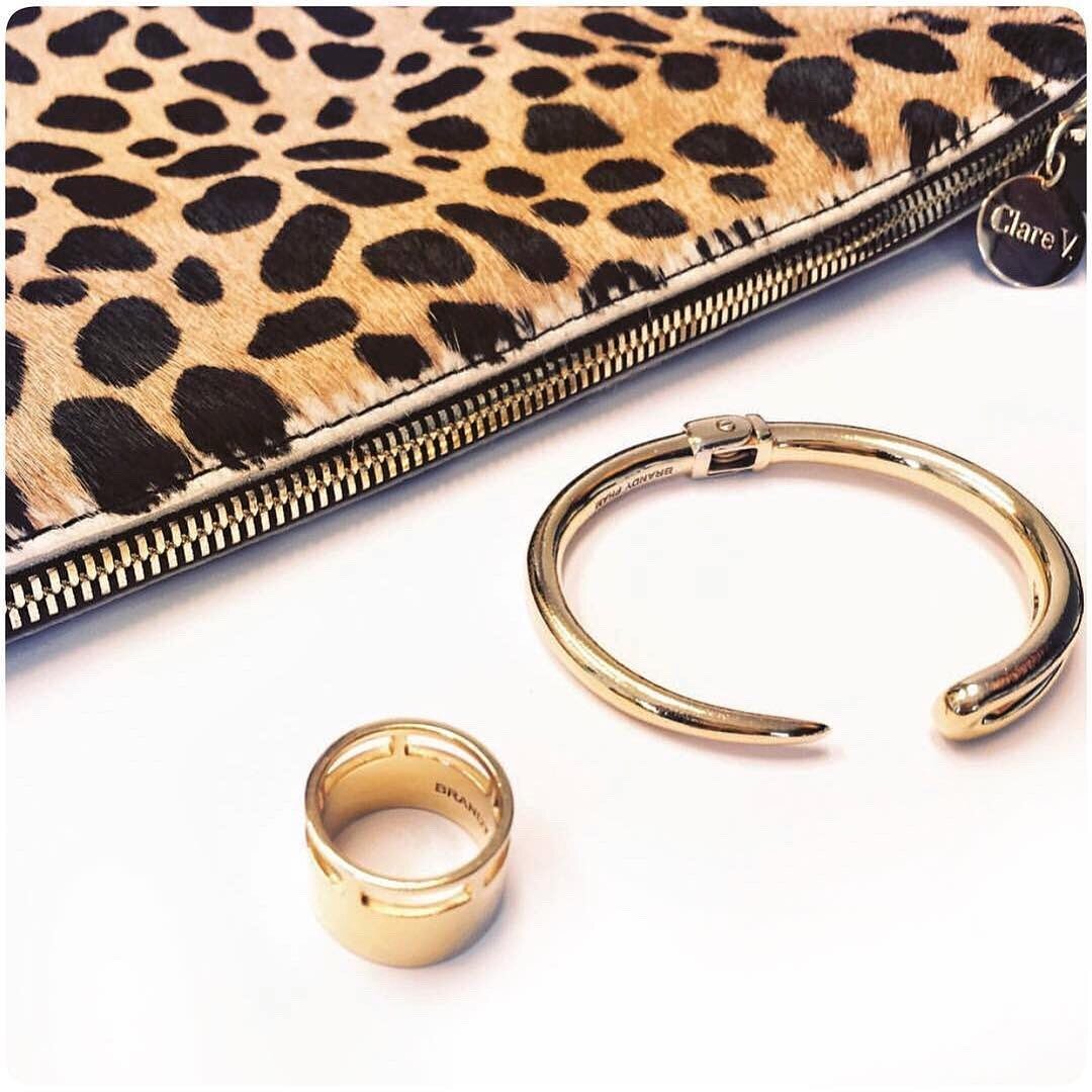 Finding equal inspiration in wearing gold and green. Wishing you much luck and love today!!🌈🍀💛 
⠀⠀⠀⠀⠀⠀⠀⠀⠀
⠀⠀⠀⠀⠀⠀⠀⠀⠀
⠀⠀⠀⠀⠀⠀⠀⠀⠀
#clarevivier #brandypham #leopardprint #needlebracelet #gold #accessories #sfsmallbusiness #sfstylist #smallbusiness #sfs