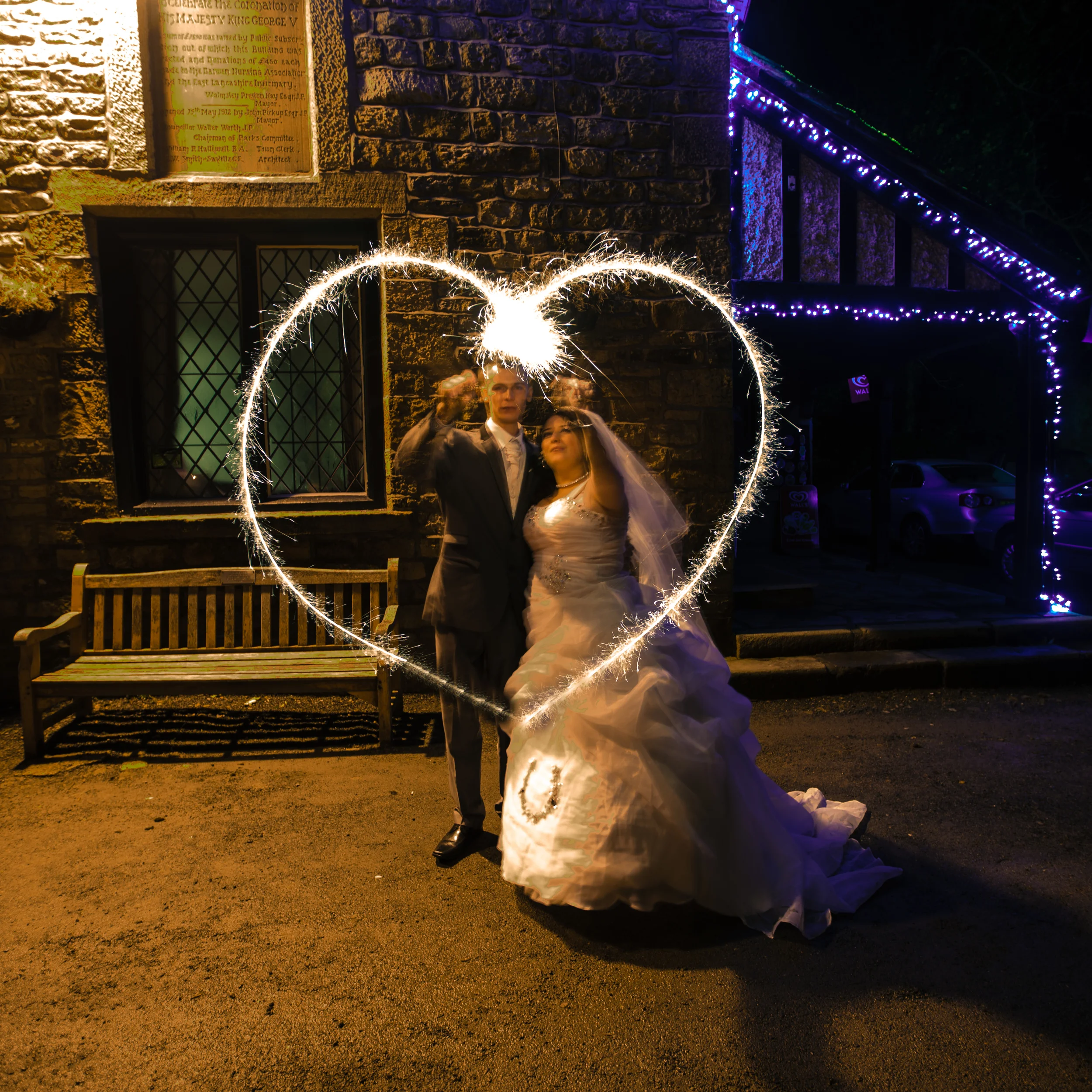 Olde English Kiosk Wedding Photography