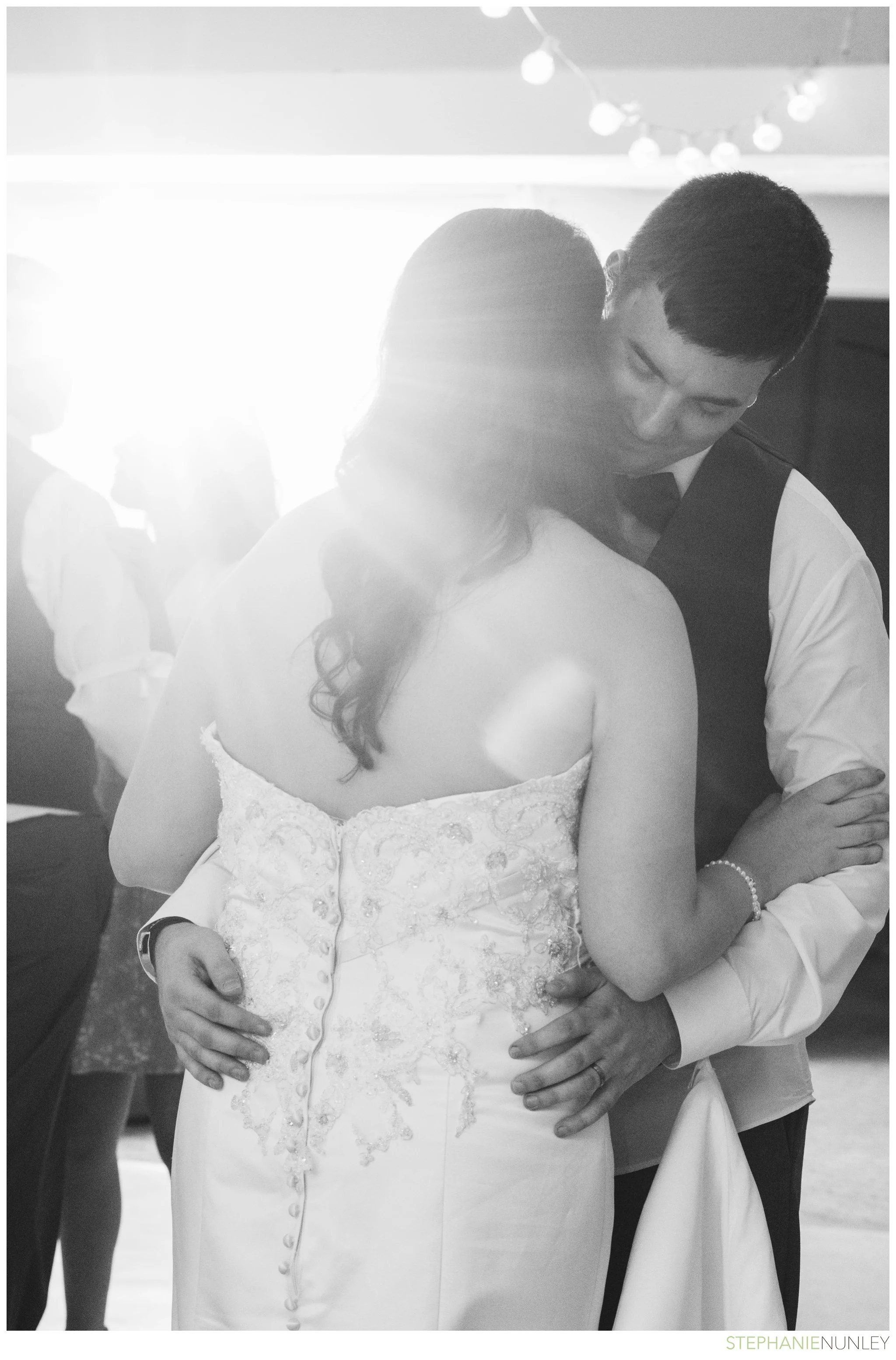 peach-and-navy-wedding-photos-040