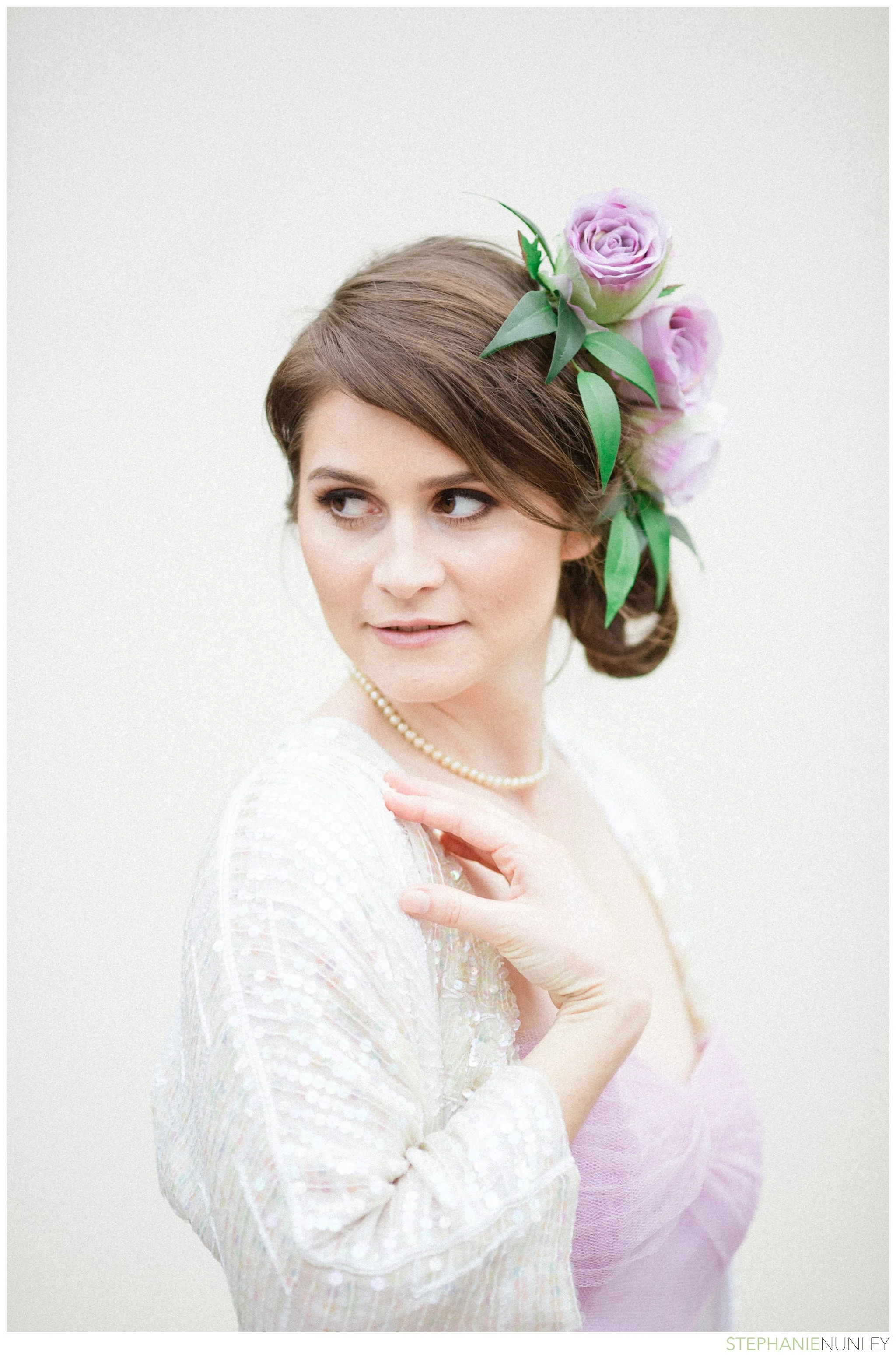 bride-with-floral-hairpiece-001
